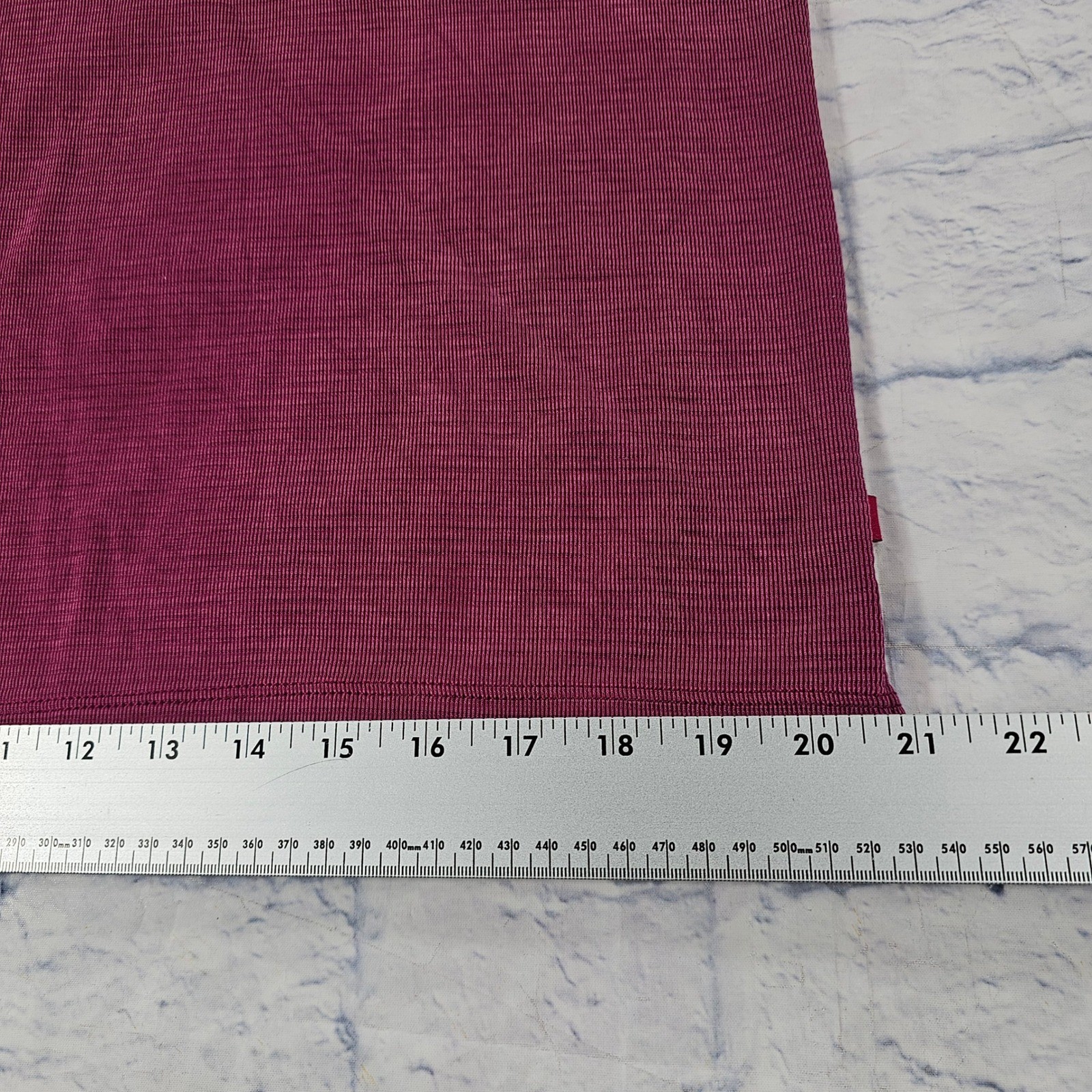 Tommy Bahama IslandZone T-Shirt Mens S Burgundy V-Neck Textured Short Sleeve Tee gallery