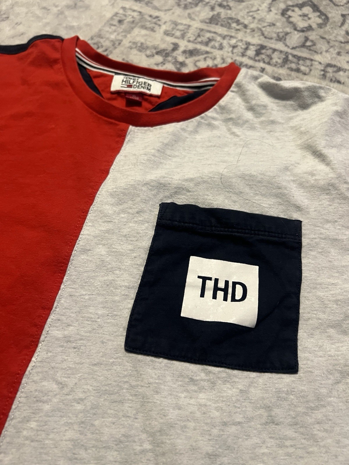 Tommy Hilfiger Denim Men's XL Colorblock Crew Neck Pocket Logo Tee Red/Gray gallery
