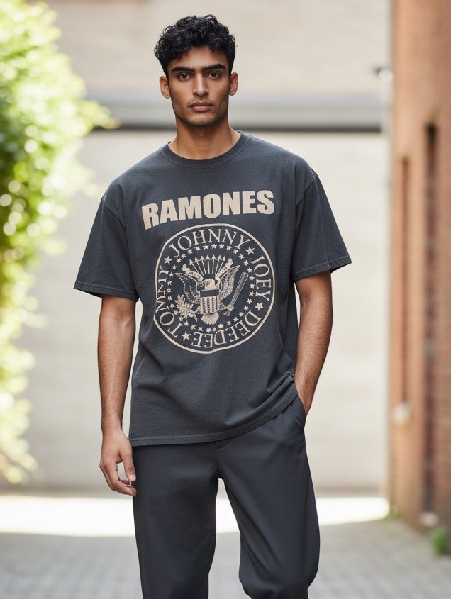 Ramon’s T-Shirt Vintage Tee Between 1998 & 2005 Unisex Approximately M Size