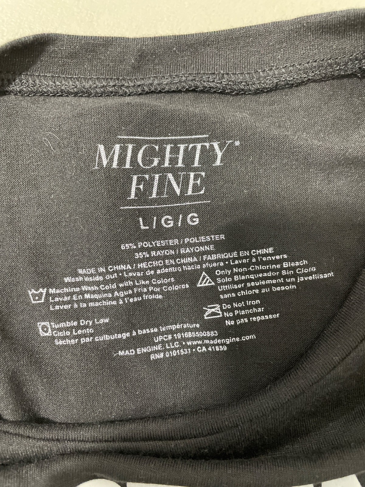 Mighty Fine Just One More Episode Graphic Tee Size L Crewneck Short Sleeve Black gallery