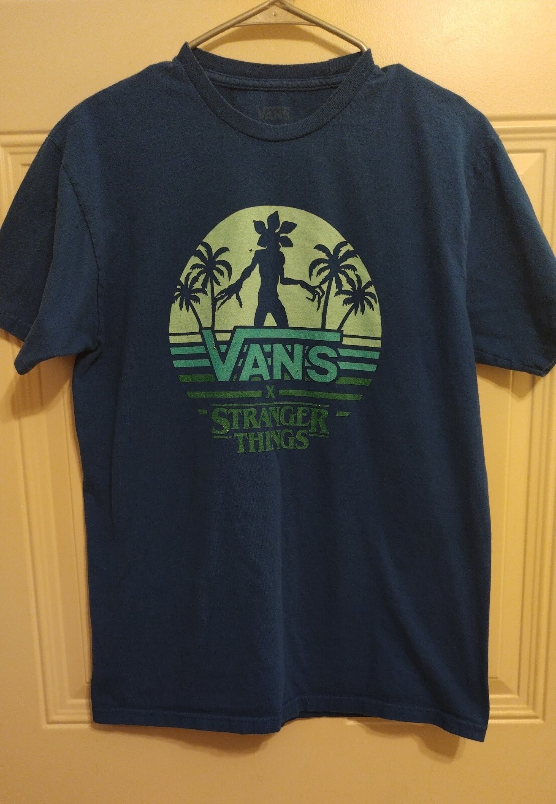 VANS X Stranger Things Demogorgon Shirt Medium Netflix Upside Down Blue BG11