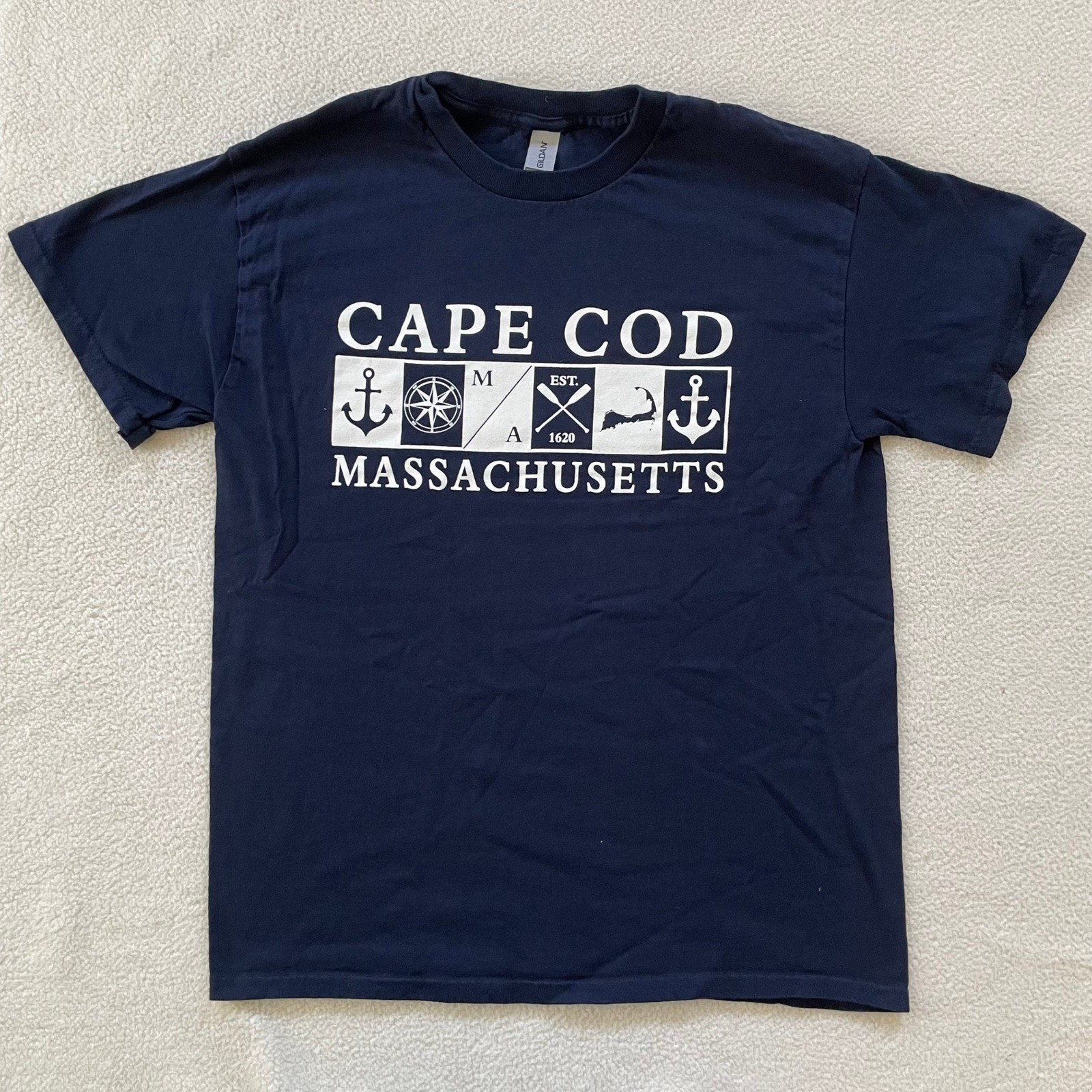 Gildan Mens M T-Shirt Navy Blue Cape Cod Massachusetts Graphic Nautical Anchor