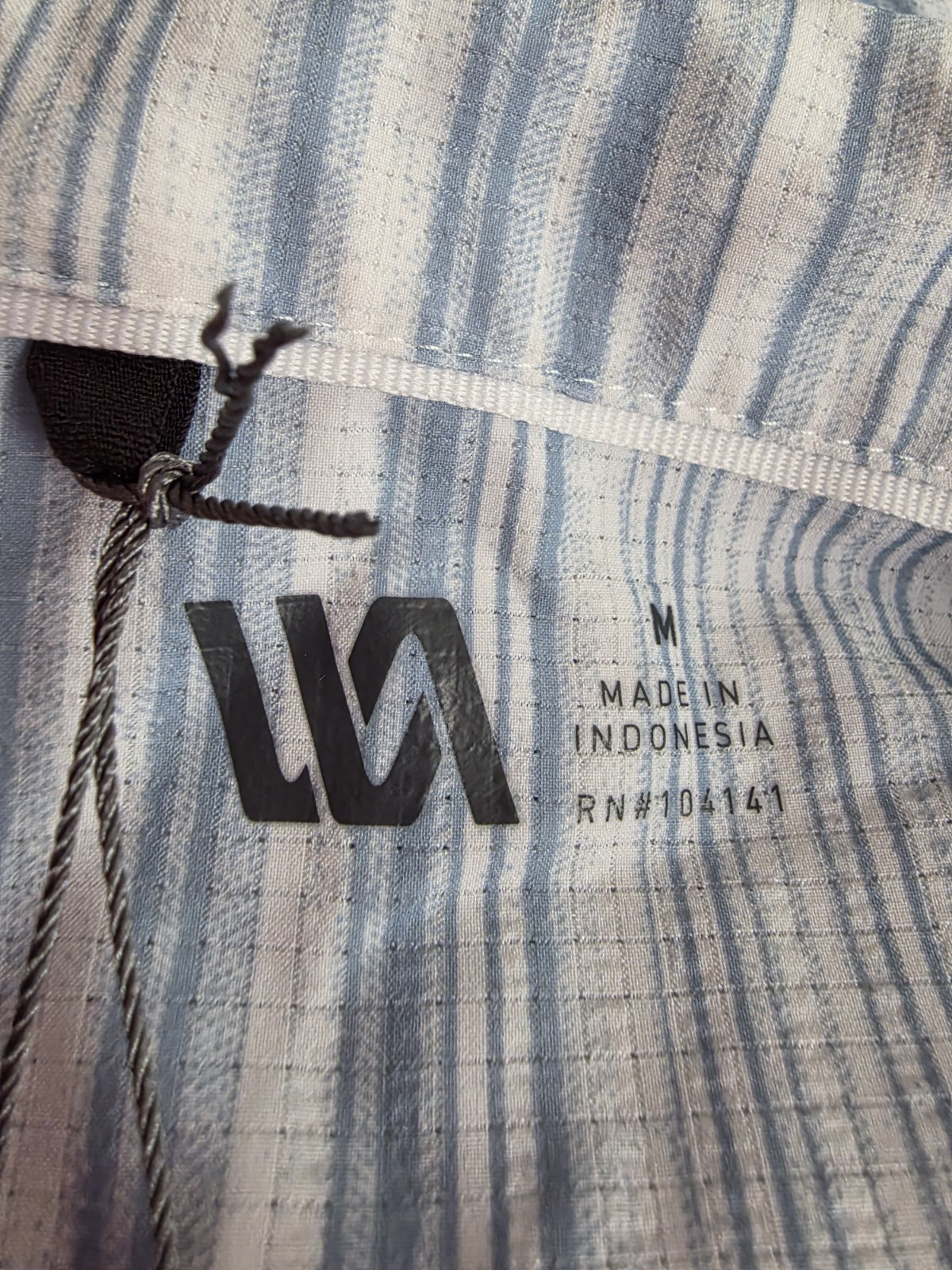 New VRST Performance Resort Shirt Men’s Size Medium Muted Denim Calm Stripe $64 gallery