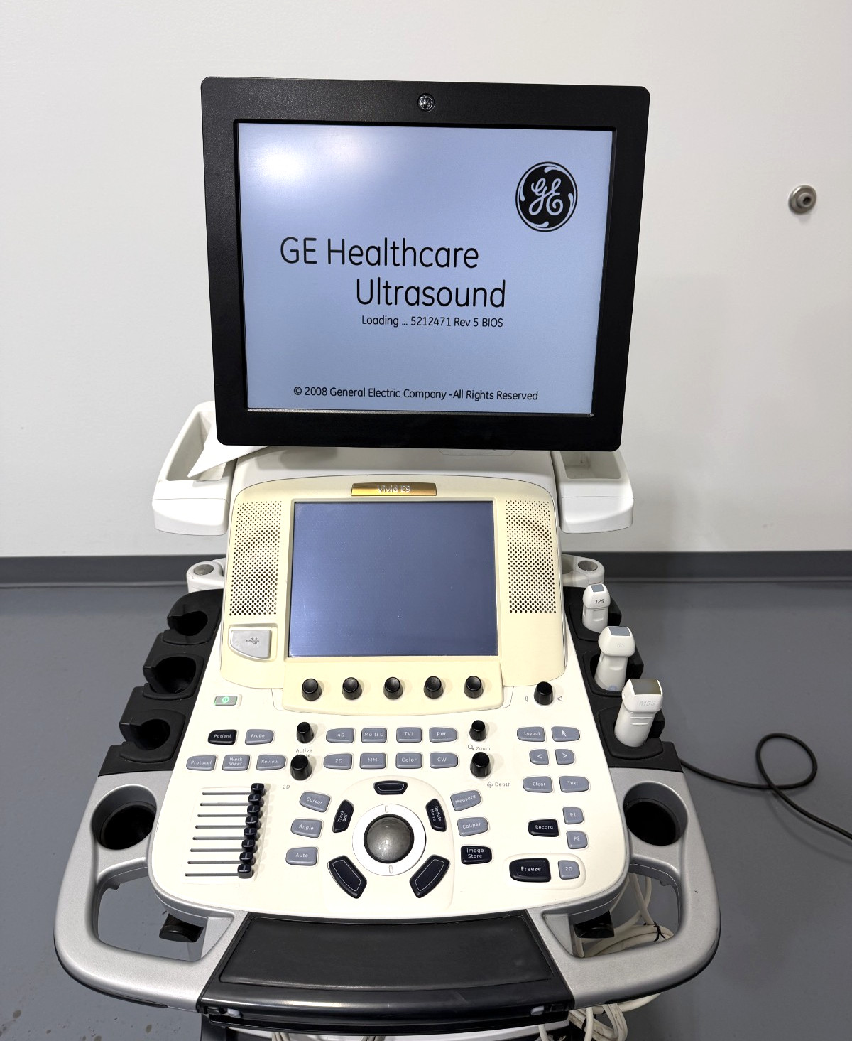 GE Vivid E9 System with M5S-D, 9L-D, and 4C-D Probes- TESTED FULLY