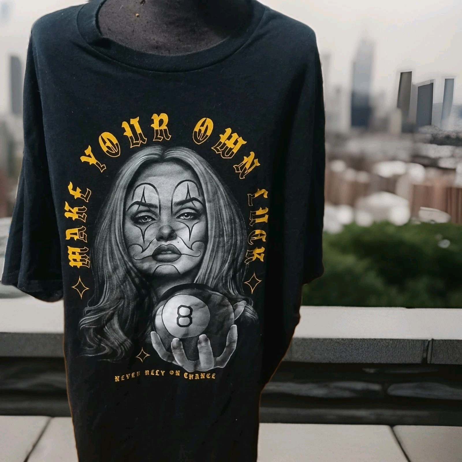 DOM 2XL Graphic T-Shirt Clown Girl 8 Ball Reverie Change Black Tee