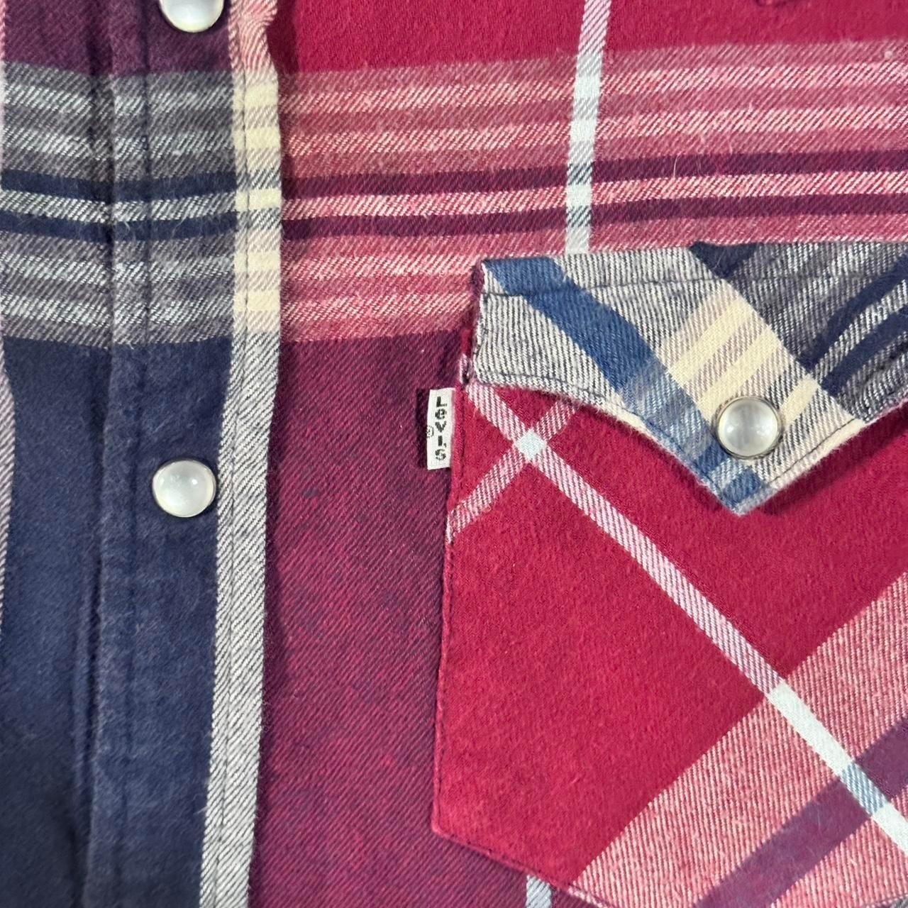 Levi's burgundy plaid button-up pearl snap shirt Size M gallery