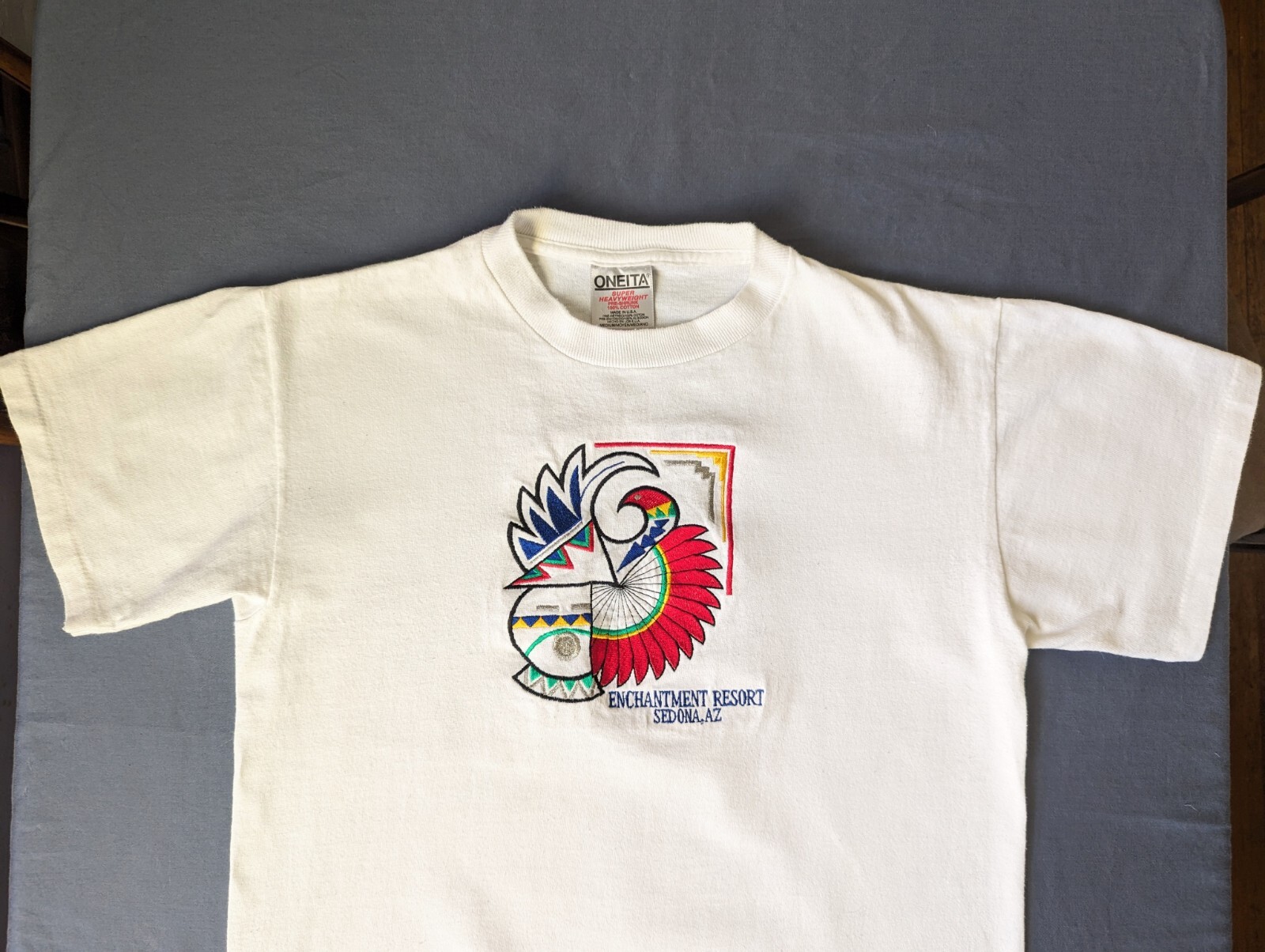 Enchantment Resort Sedona AZ Embroidered Abstract T-shirt Med. White - GUC gallery