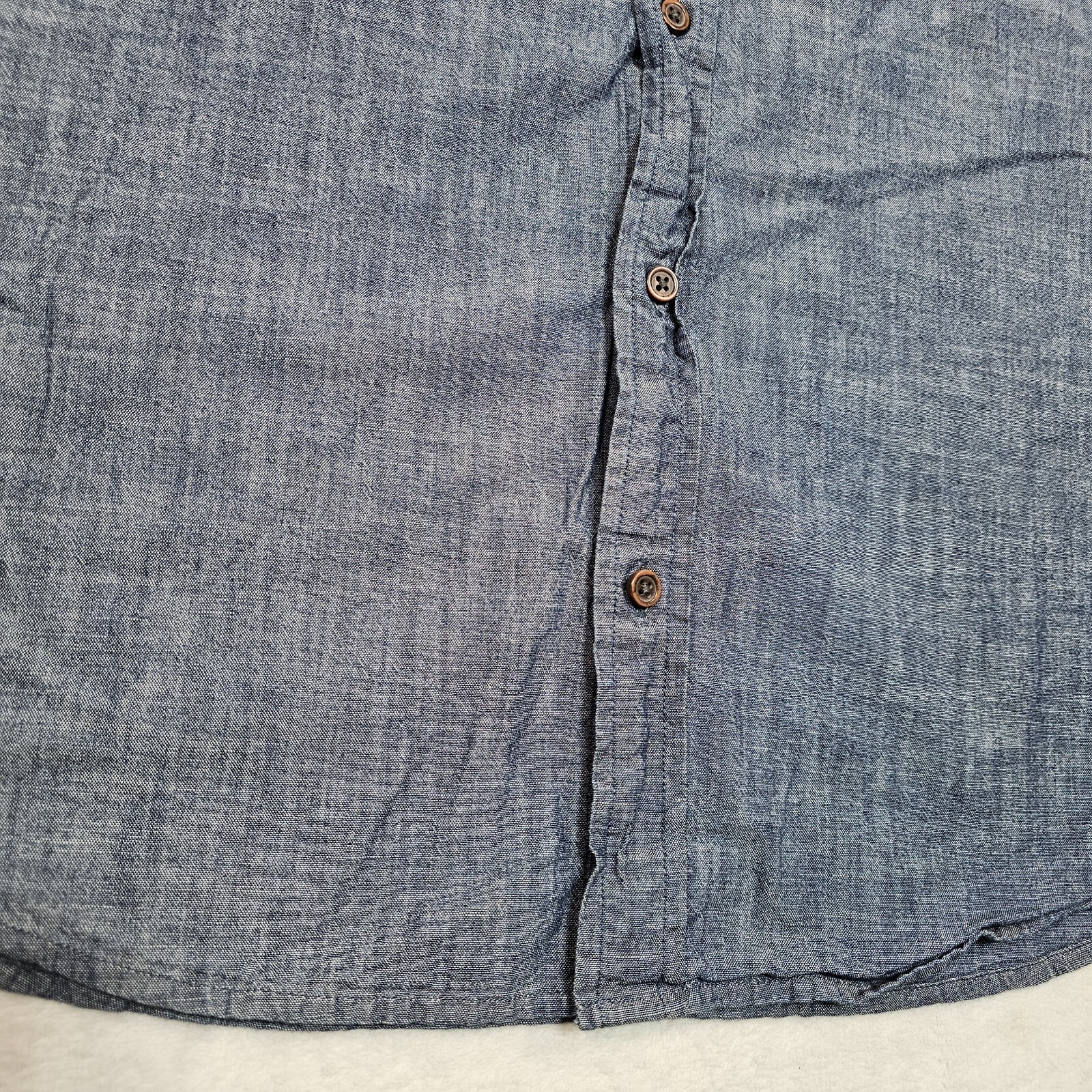 Banana Republic Henley Shirt Mens M 100% Cotton Pocket Button Up Chambray Denim gallery