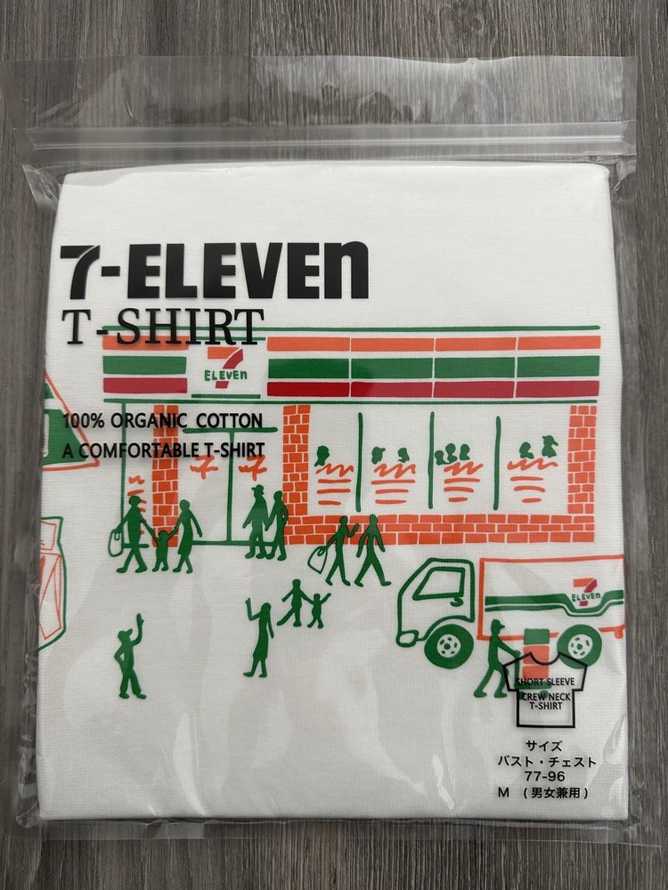 7 Eleven – 7-11 Store Front Japan Exclusive Limited LE BRAND NEW – Size Medium