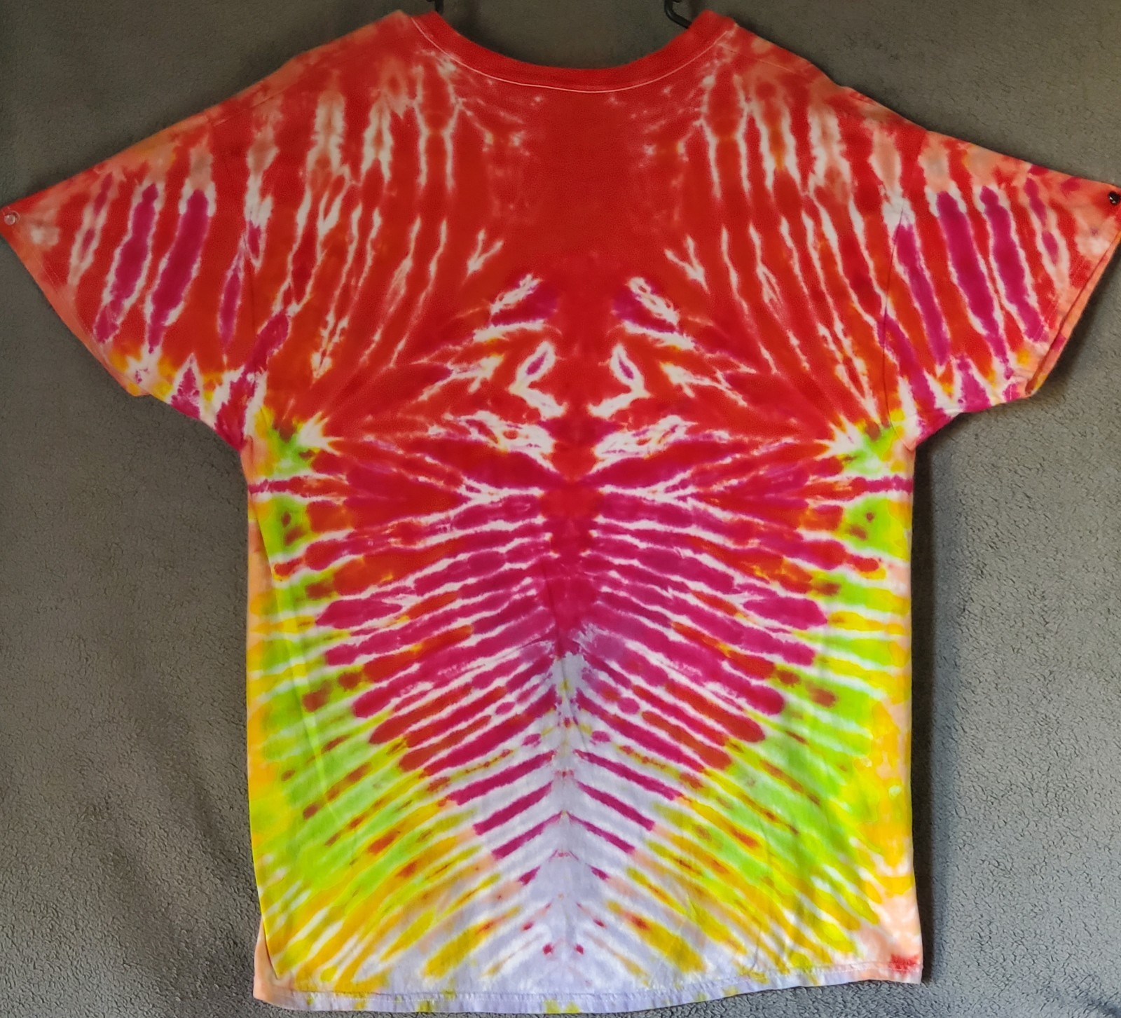 HANES SIZE LARGE 100% Cotton Tye Dyed Shirt Pre-washed WON'T FADE VERY SOFT gallery