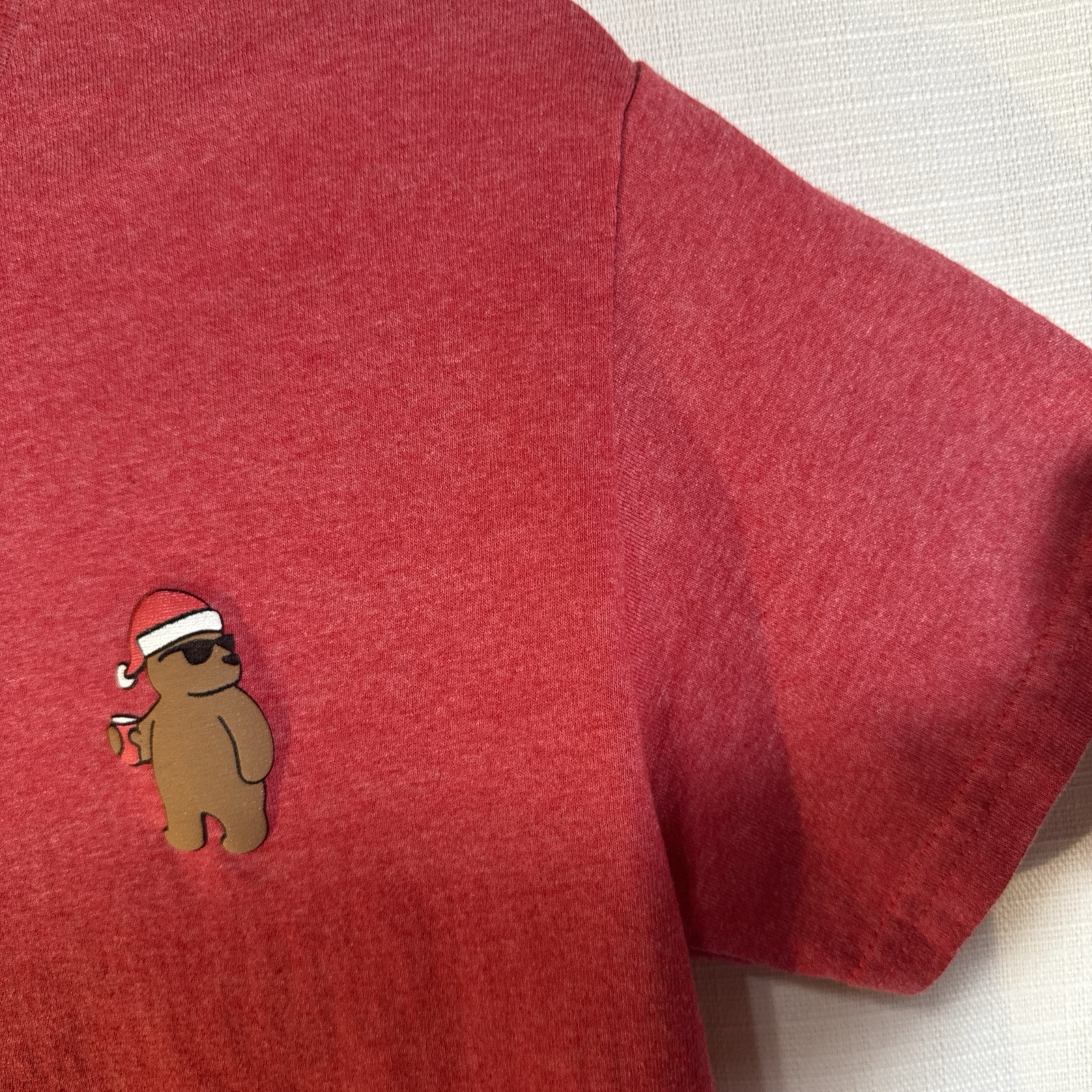 Riot Society Holiday Bear crewneck t-shirt Men's Small Red 100% Cotton gallery