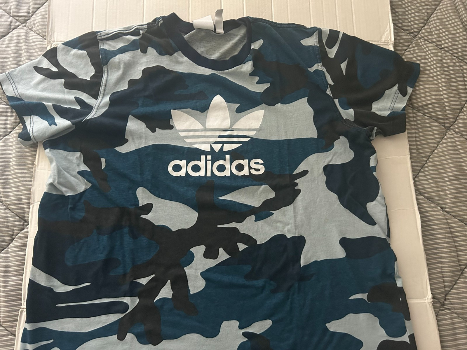 ADIDAS TREFOIL BLUE CAMO SIZE XL SHORTS SLEEVE T-SHIRT…SEE DESCRIPTION’