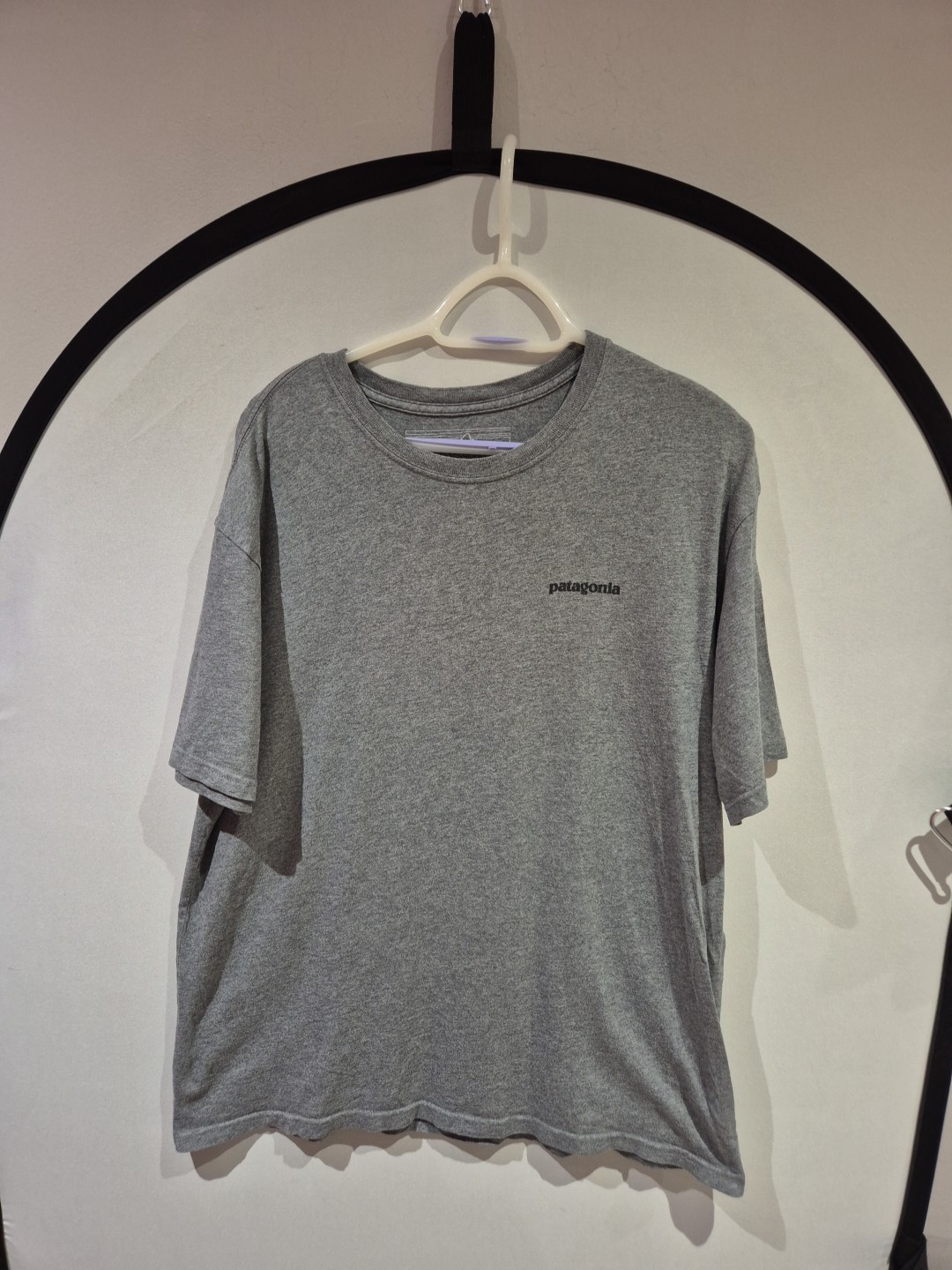 MENS PATAGONIA P-6 LOGO COTTON T-SHIRT SIZE LARGE gallery