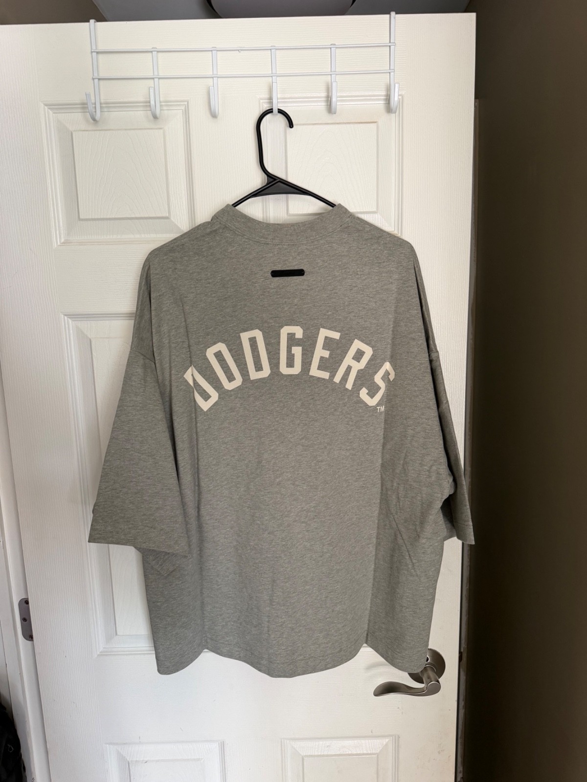New Essentials Fear of God MLB LA Dodgers Gray Men's T-Shirt Medium $130 gallery