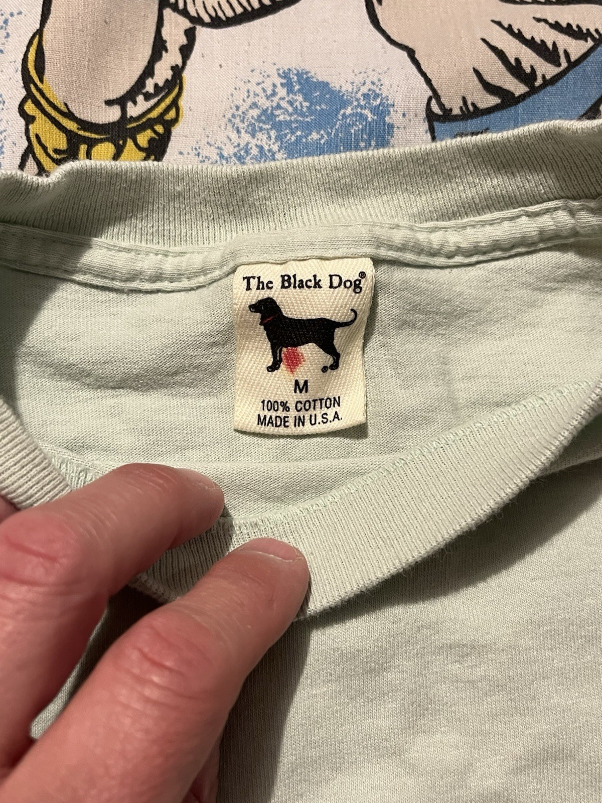 Vintage Martha's Vineyard The Black Dog 1995 T-shirt Size M Mint Green BEACH VTG gallery