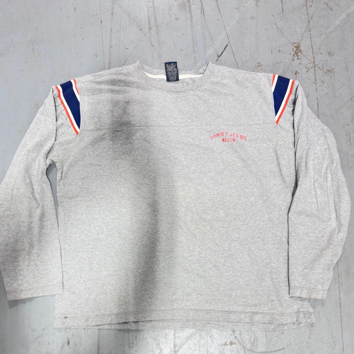 90s Tommy Jeans Mens Gray Long Sleeve T-Shirt Striped Shoulder Logo Crewneck XL