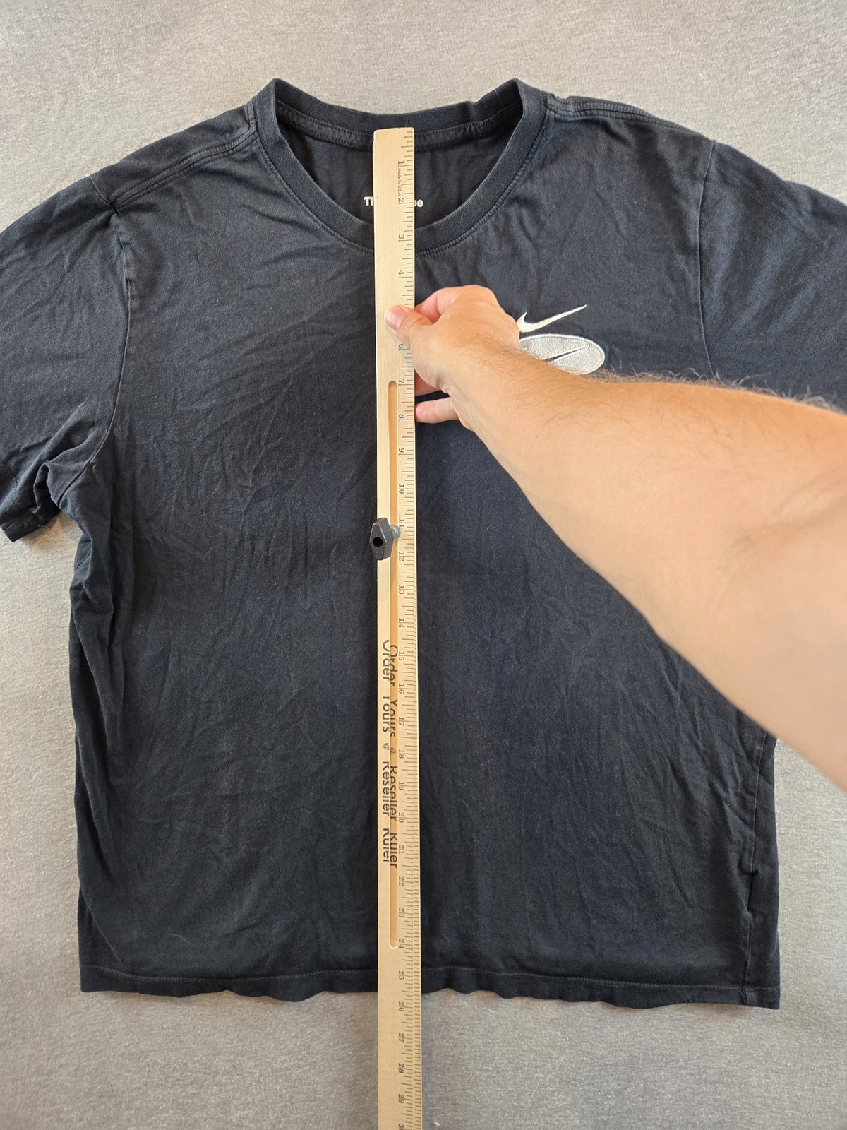 Nike Shirt Mens Large Black DM6341-010 Swoosh Logo Embroidered Tee Skateboard gallery
