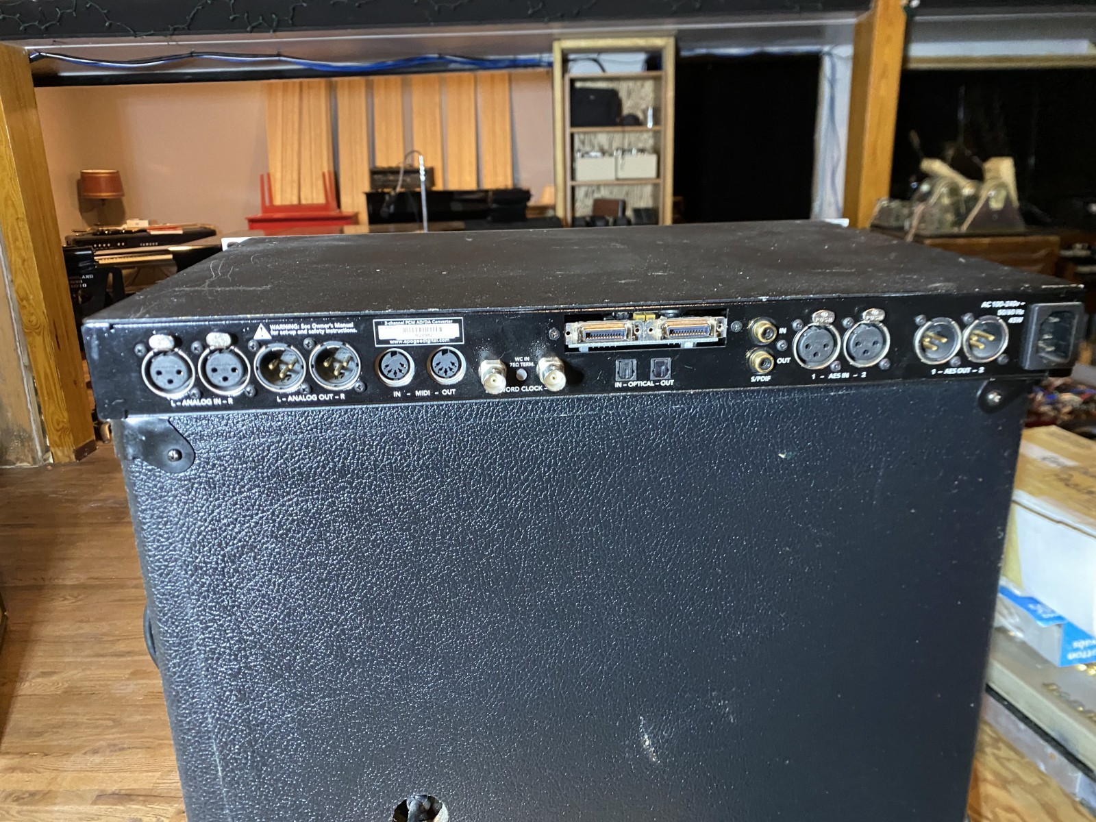 Apogee Rosetta 200. 2 CH Digital Recording Interface with X-0HD interface card