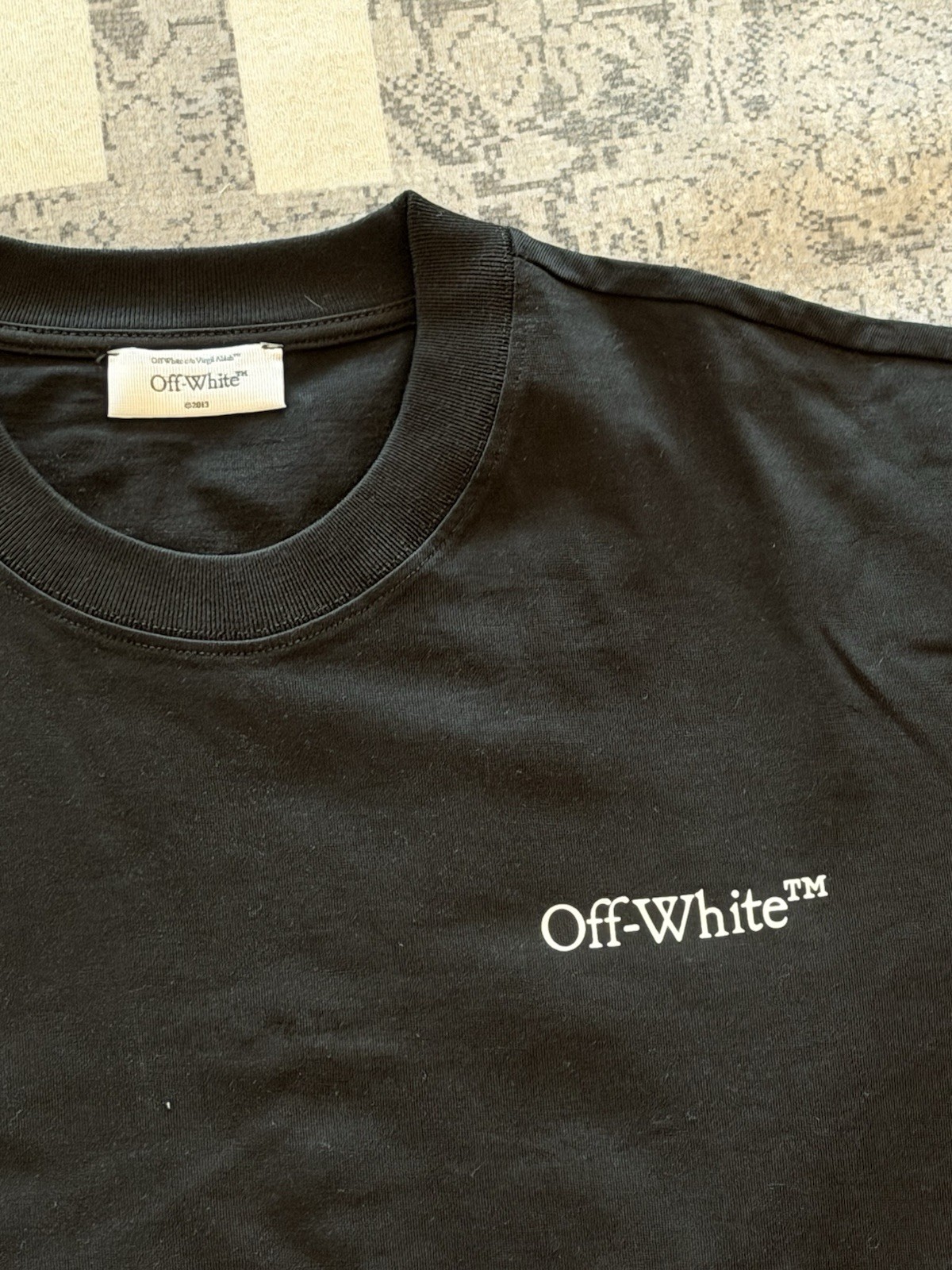 Off-White Men’s XL Black Graphic Logo Crew Neck Short Sleeve T-Shirt gallery