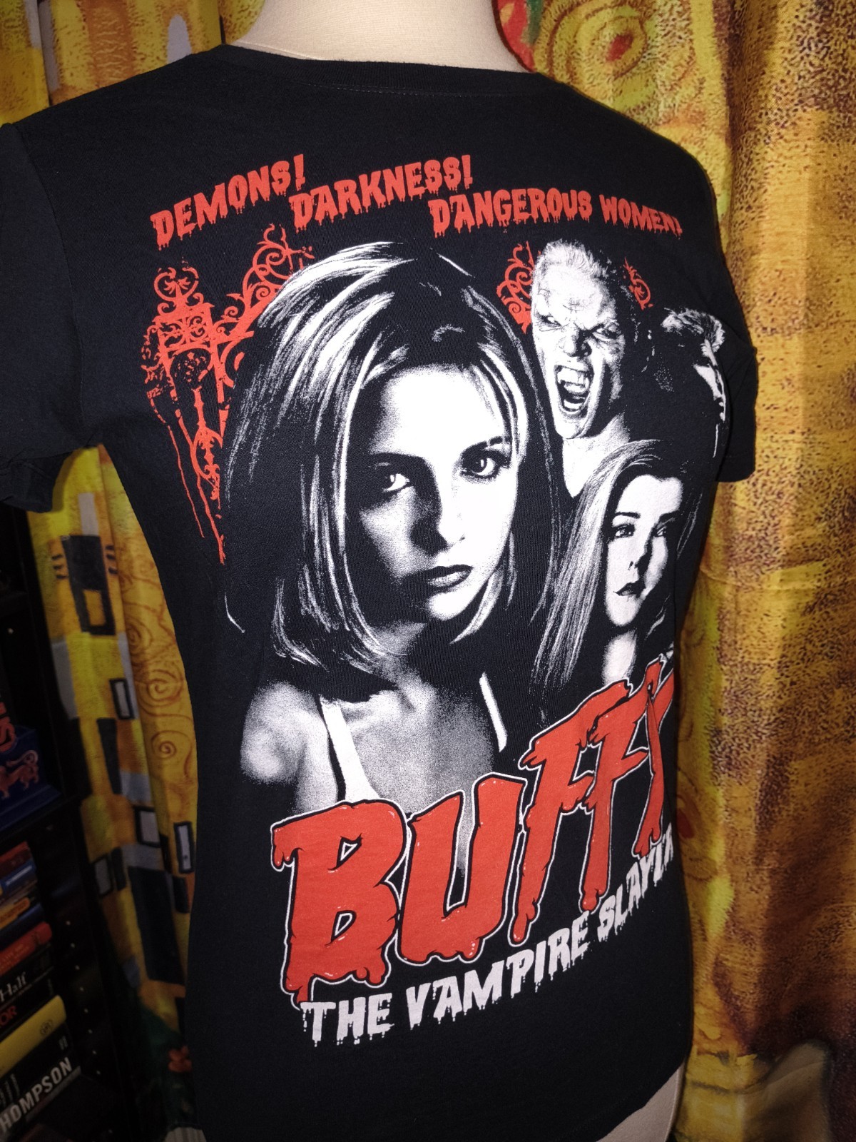 Sarah Michelle Gellar Tees Buffy the Vampire Slayer L + Cruel Intentions M NWT gallery
