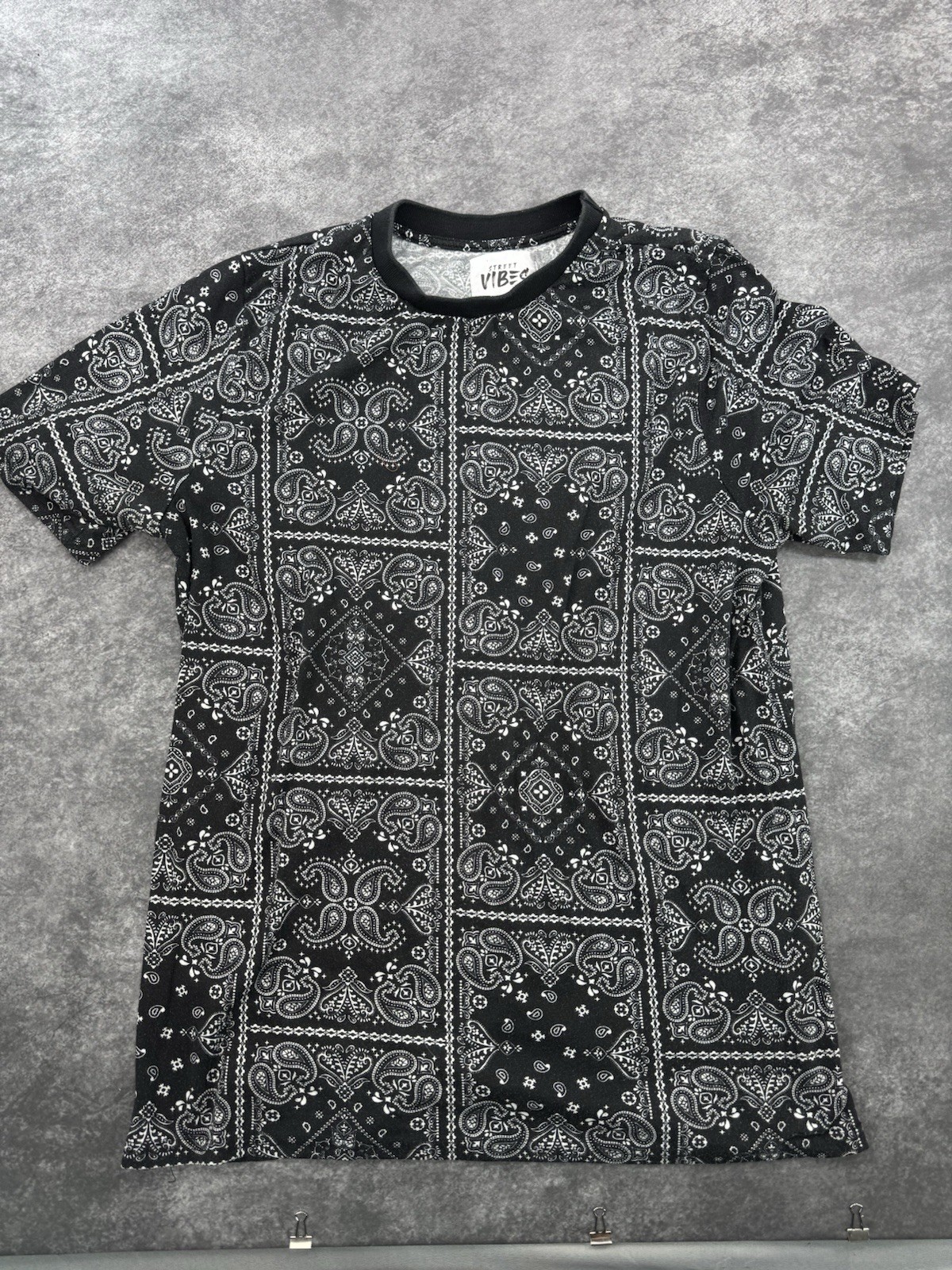 Street Vibes Black & White Short Sleeve Paisley Print Shirt Mens Large Bandana gallery