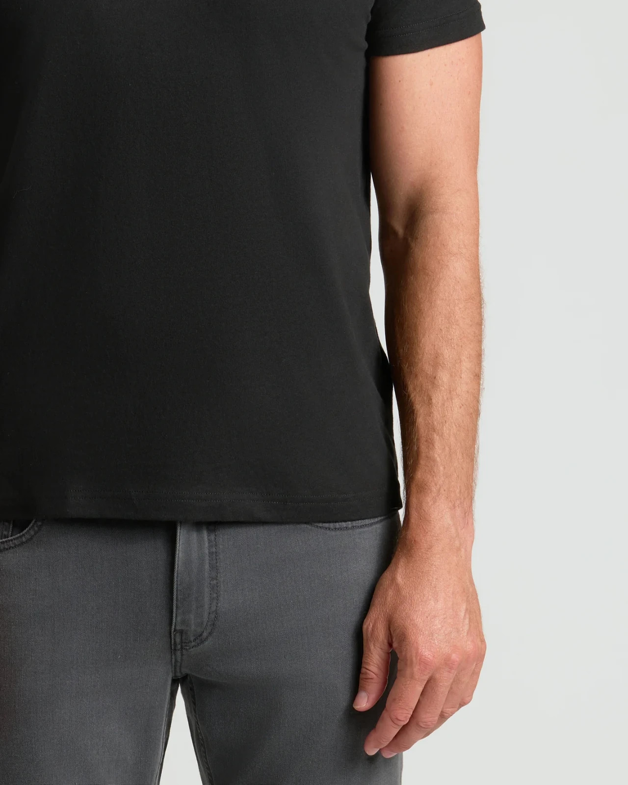 True Classic Crew Neck (Black) Large gallery