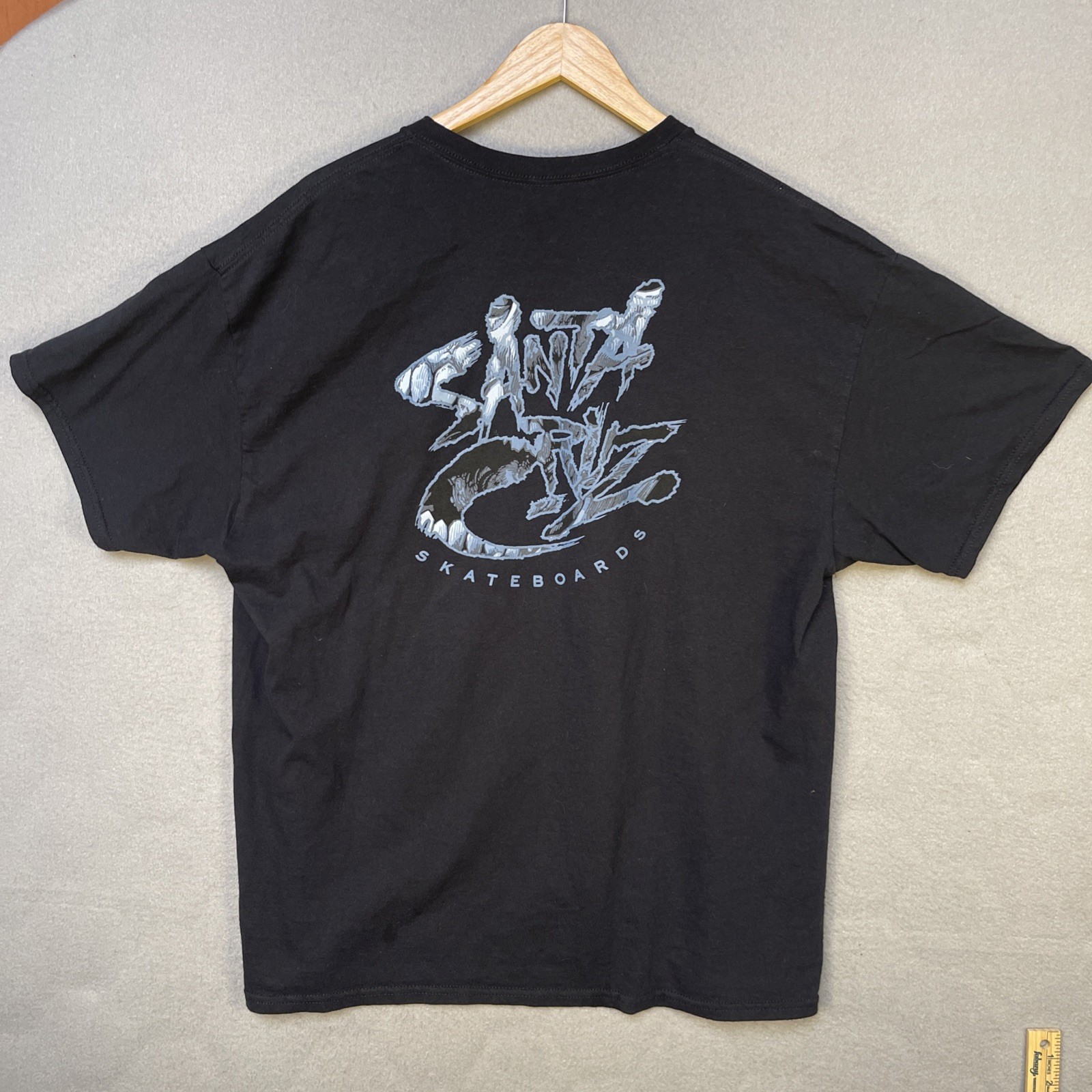Santa Cruz Skateboards T Shirt Mens XL Black Roaring Skull Thorny Skate Graphic gallery