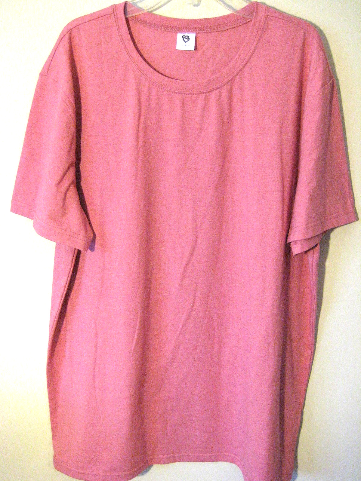 EUC- Unique Blend 47.6% Cotton; 47.6% Polyester; 4.8% Spandex T-Shirt Size XL gallery