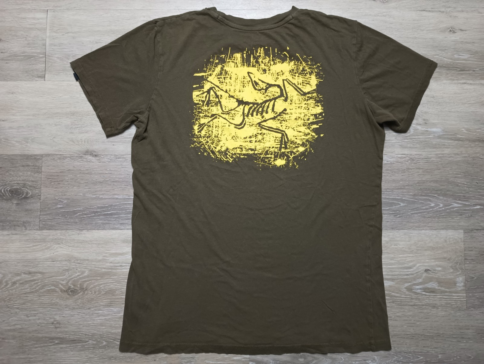 Arc’teryx logo T Shirt Olive color sz Medium back print RARE design