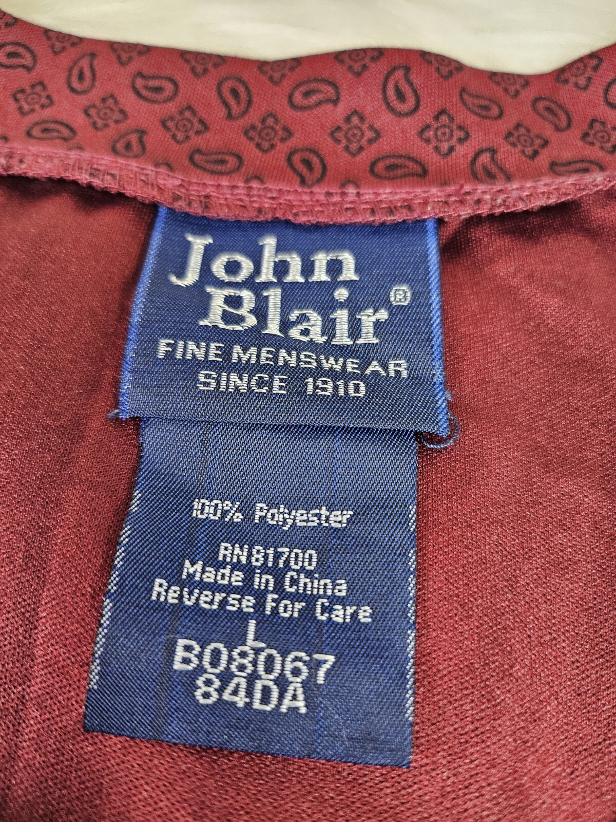 JOHN BLAIR FINE MENSWEAR V NECK STRETCH MAROON PAISLEY COLLAR (L) gallery