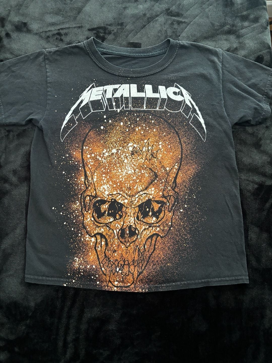 Vintage 2008 Metallica Skull Explosion Graphic t-shirt. S/M Kids gallery
