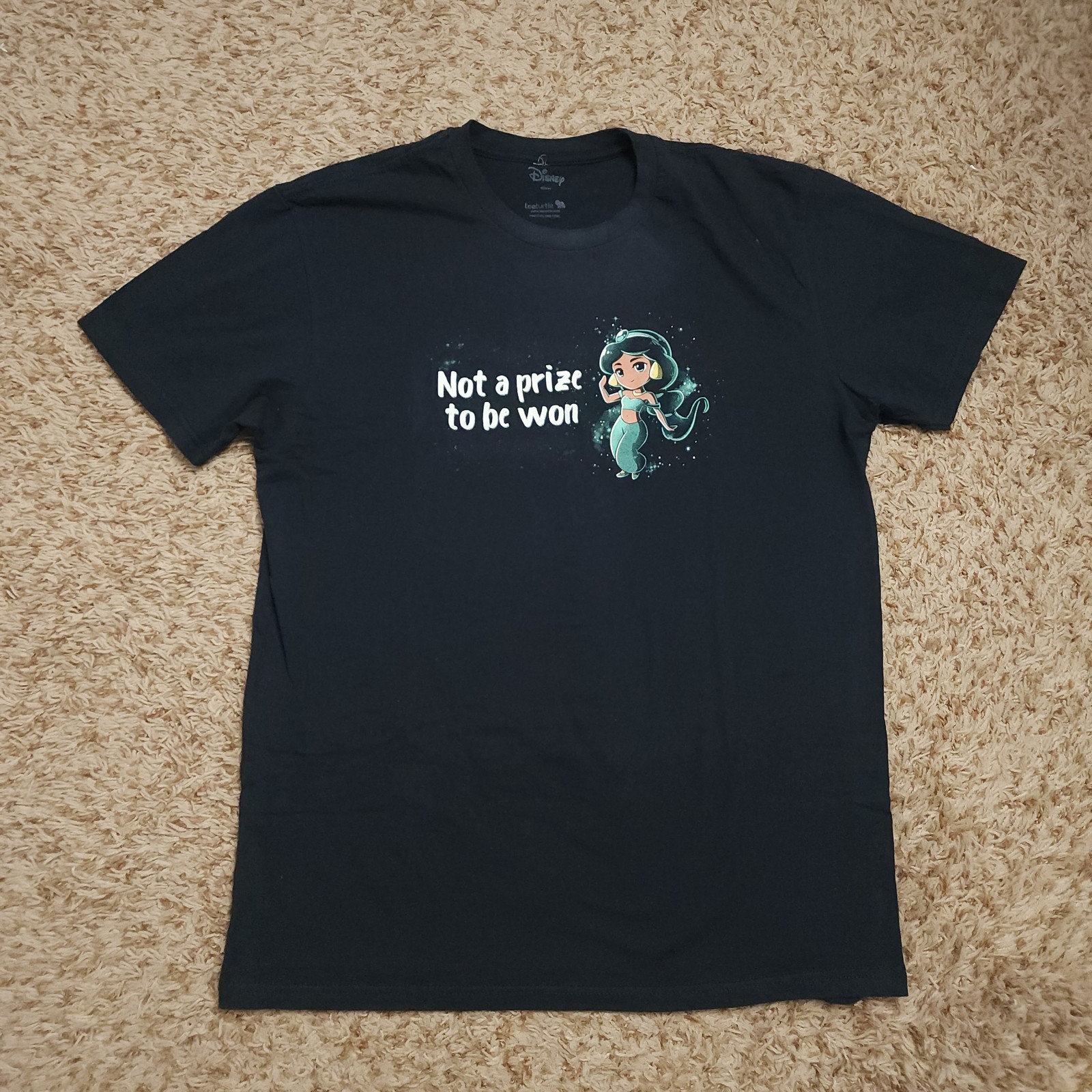 Disney TeeTurtle Aladdin Jasmine Mens L Not a Prize To Be Won Short Sleeve gallery