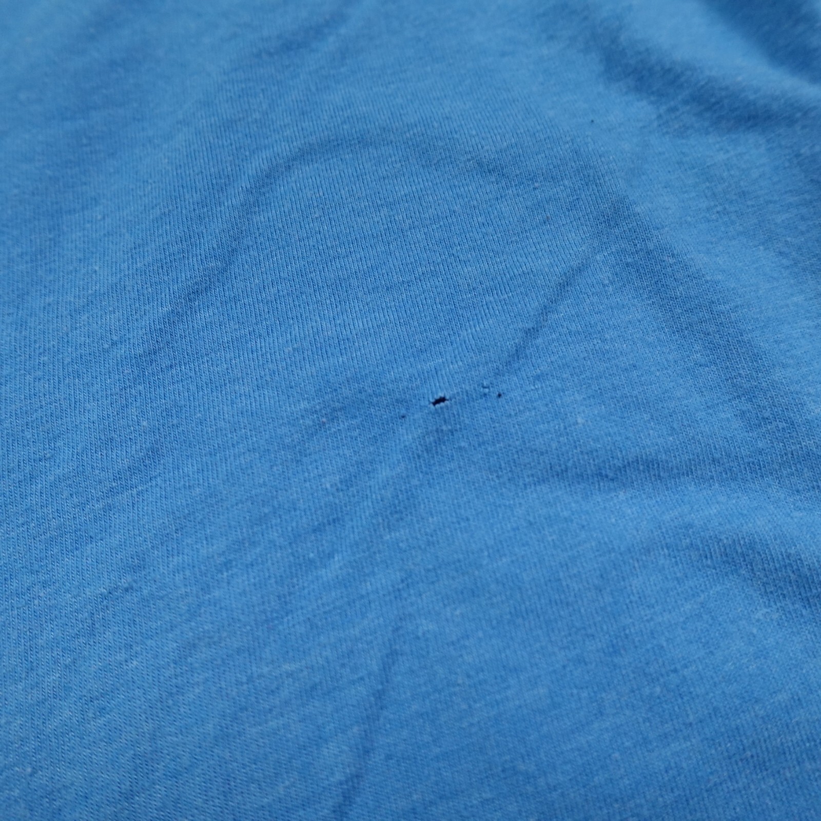 Under Armour Shirt Mens Medium Blue Loose HeatGear Active Athletic Performance gallery