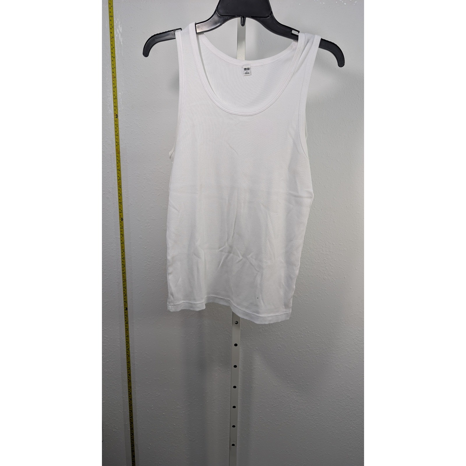 Uniqlo Ribbed Tank Top Mens Small White Scoop Neck Basic Cotton Blend Undershirt gallery