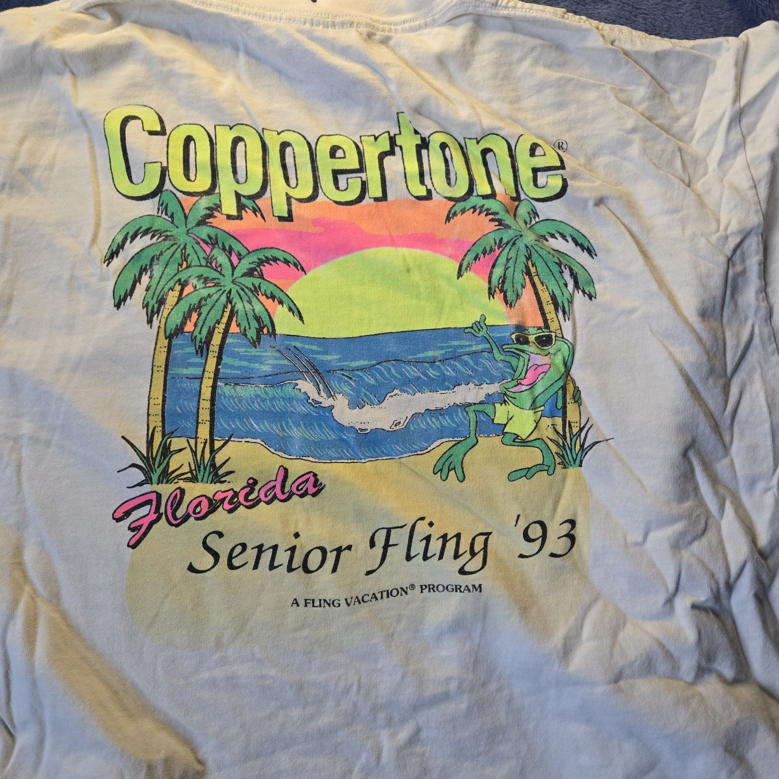 VTG 1993 Coppertone Senior Fling Florida Frog Graphic T-Shirt gallery