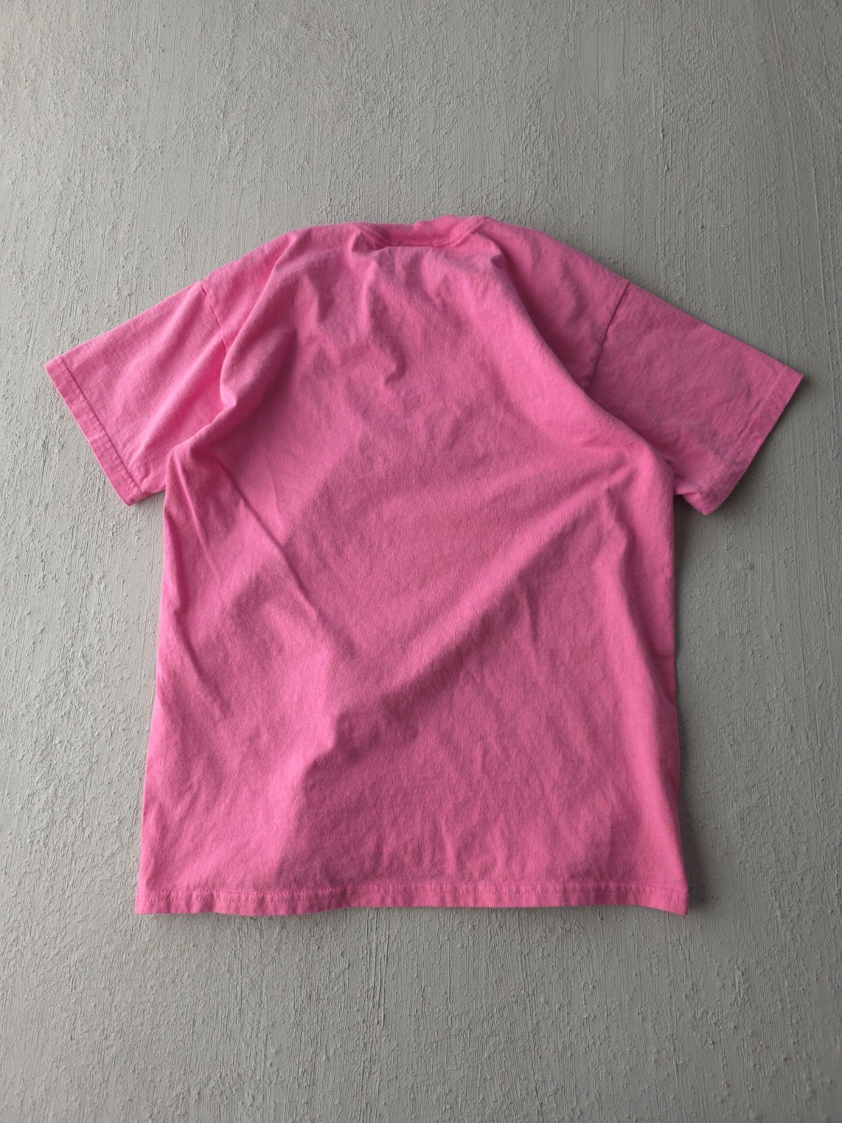 Vintage 2000s Friends NBC Store Pink Embroidered T-shirt TV Promo M gallery