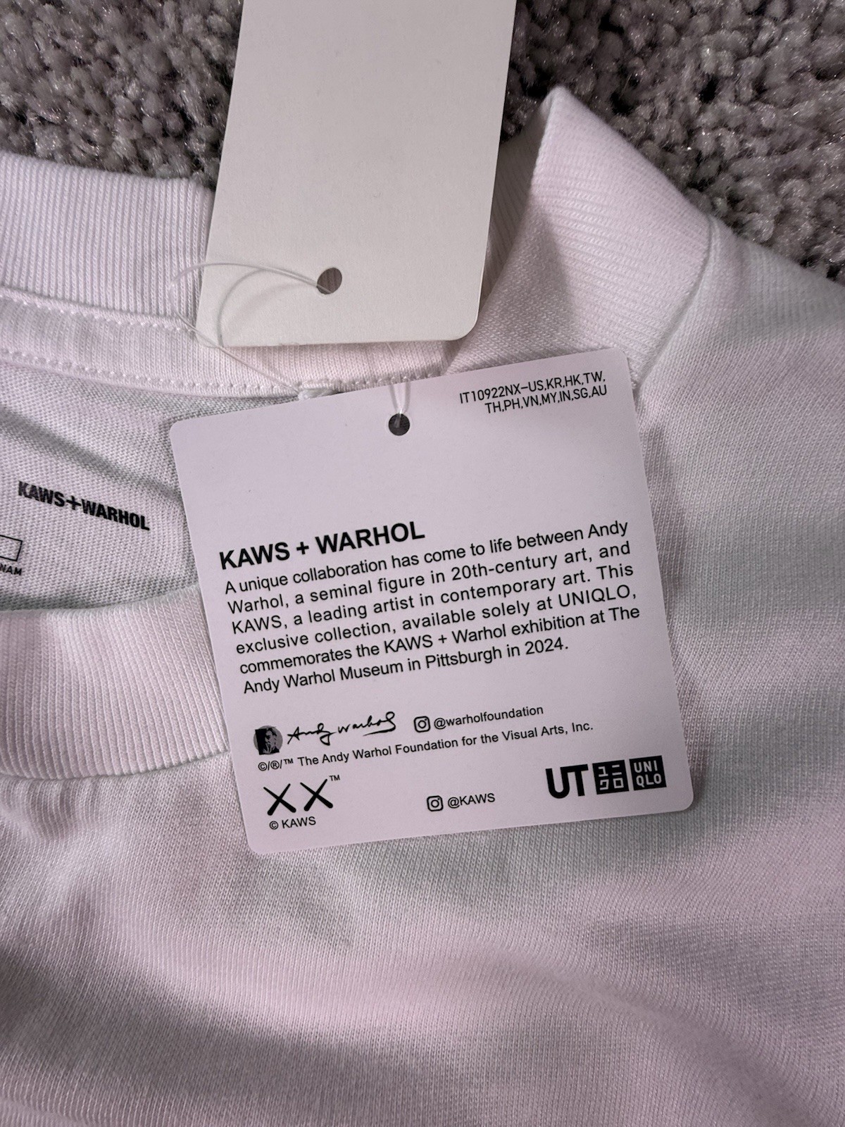 Uniqlo KAWS x Warhol UT Graphic T-Shirt White Size Medium NWT gallery