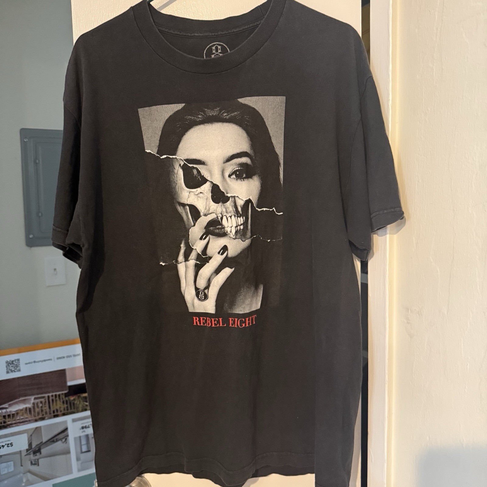 Rebel Eight 8 Men’s Streetwear T-Shirt Size L