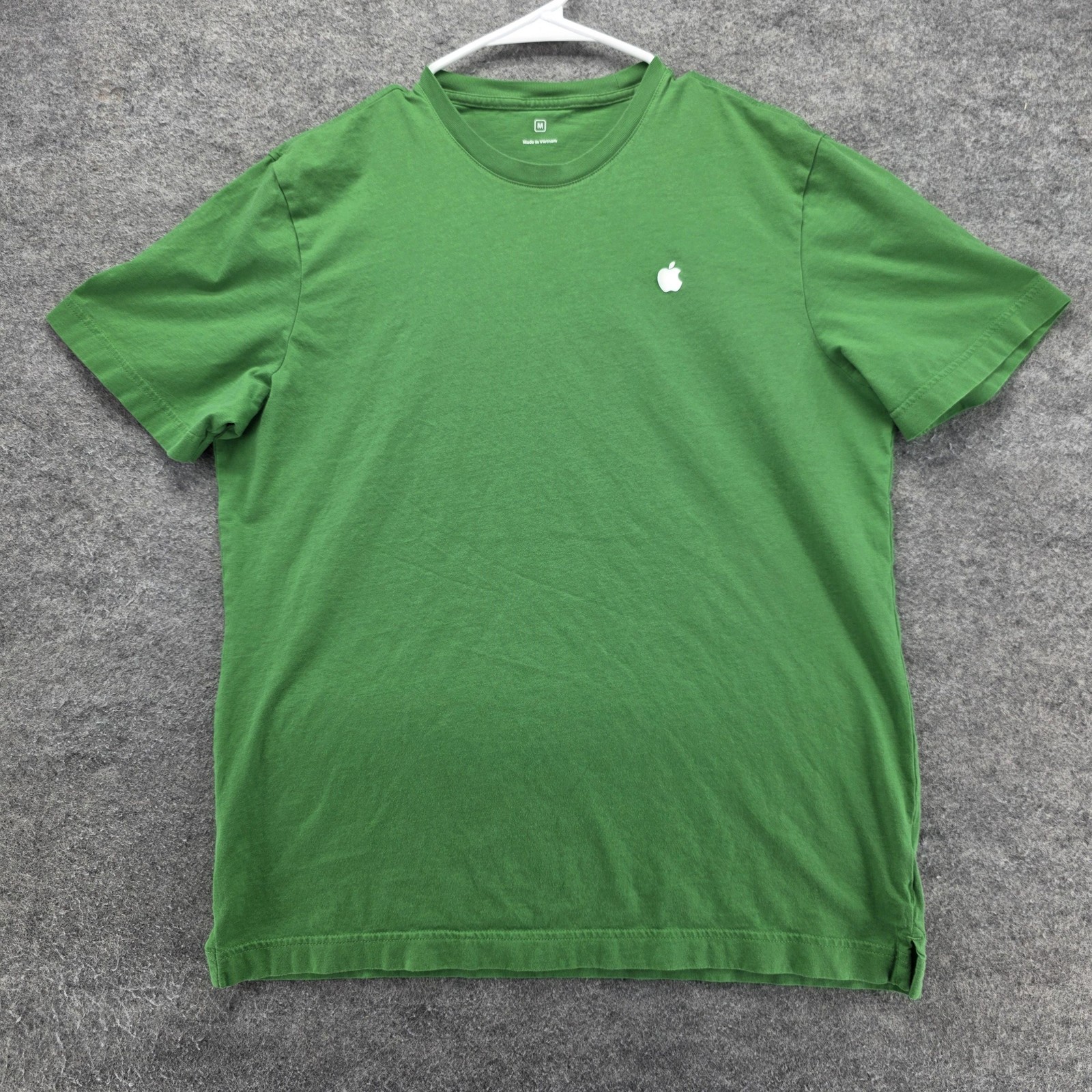 Apple Shirt Mens Medium Green 100% Cotton Logo Tee Crewneck T Shirt Casual gallery