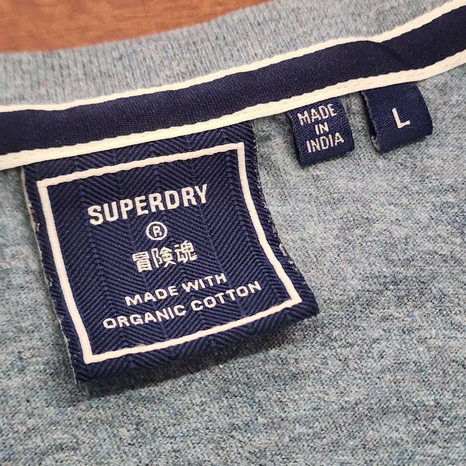 Superdry Shirt Mens Large L Blue V-Neck Organic Cotton Embroidered Script Logo gallery
