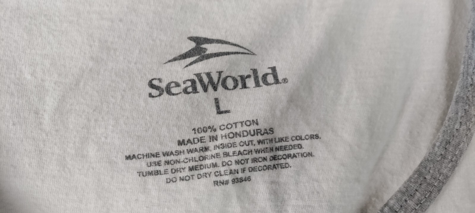 Sea World Graphic Tank Top Shirt Size Large White Adult Sharks gallery