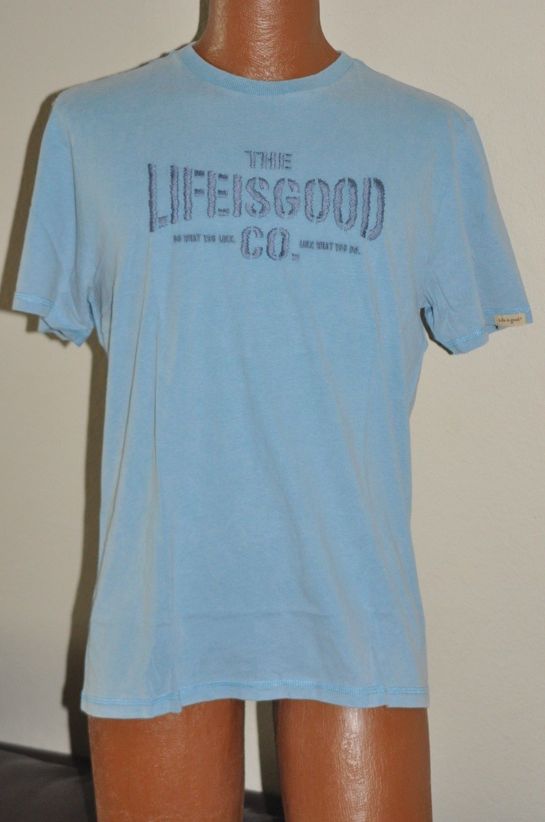 Life Is Good Topnotch Blue Semi-Fitted T-shirt. Brand New with Original Tag