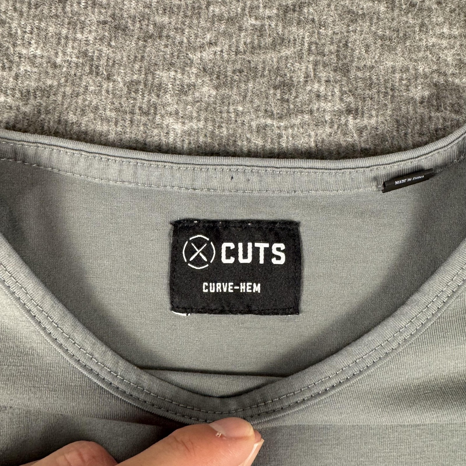 Cuts Shirt Mens Medium Gray Curve-Hem Pyca Pro Performance Stretch Crewneck Tee gallery