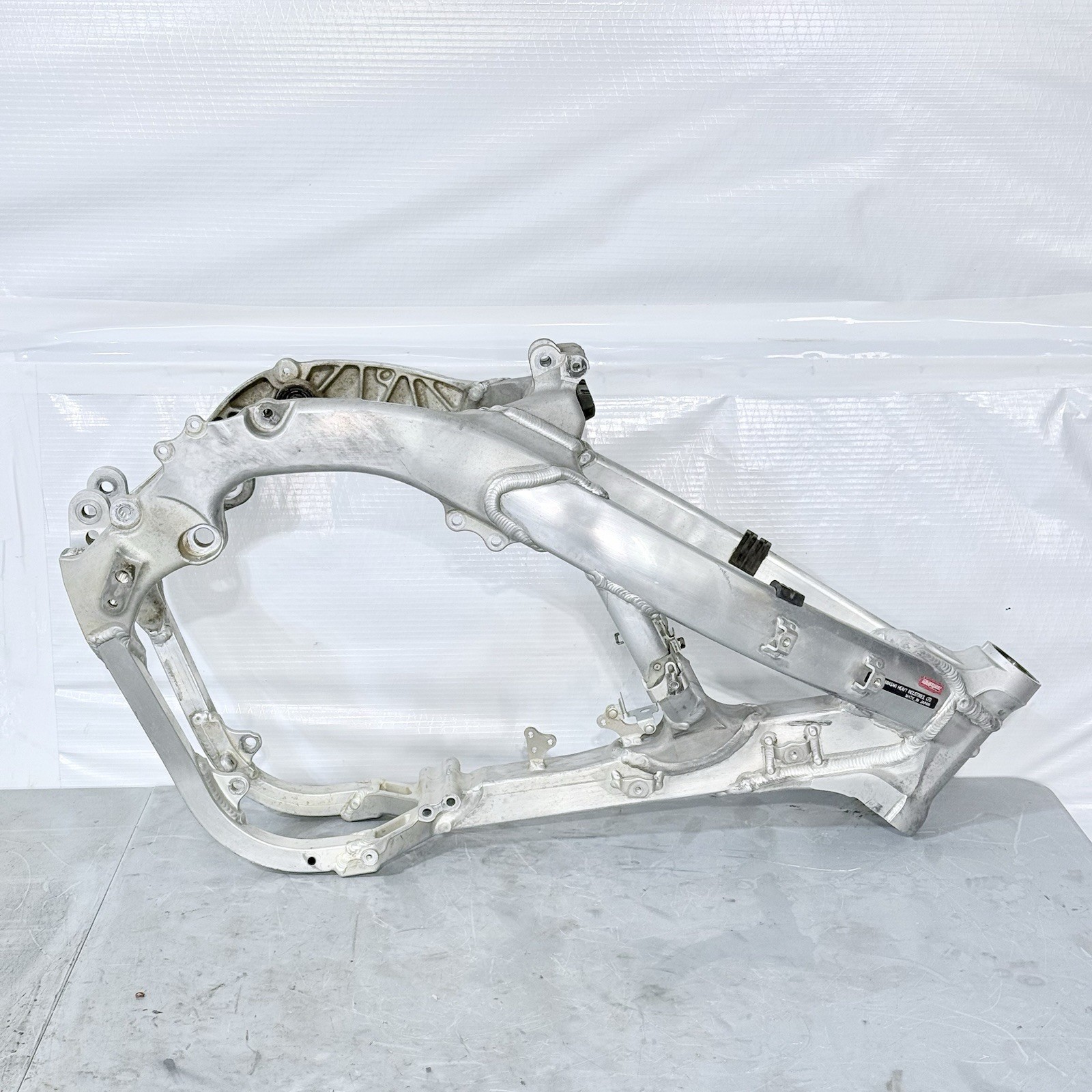 2009 Kawasaki KX450F OEM Main Frame (WITH T1TLE)