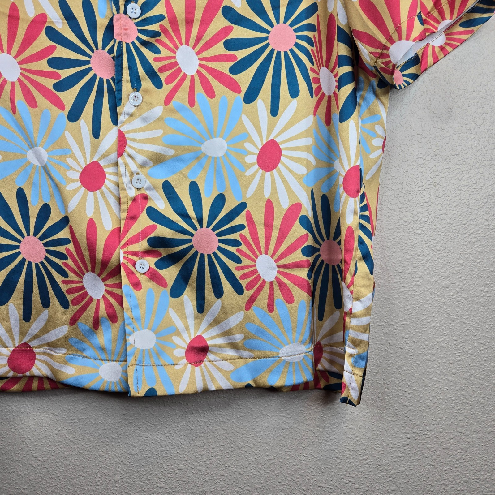 Pacsun Cropped Daisy Satin Camp Shirt Men's Size Small Floral 70s Aesthetic gallery