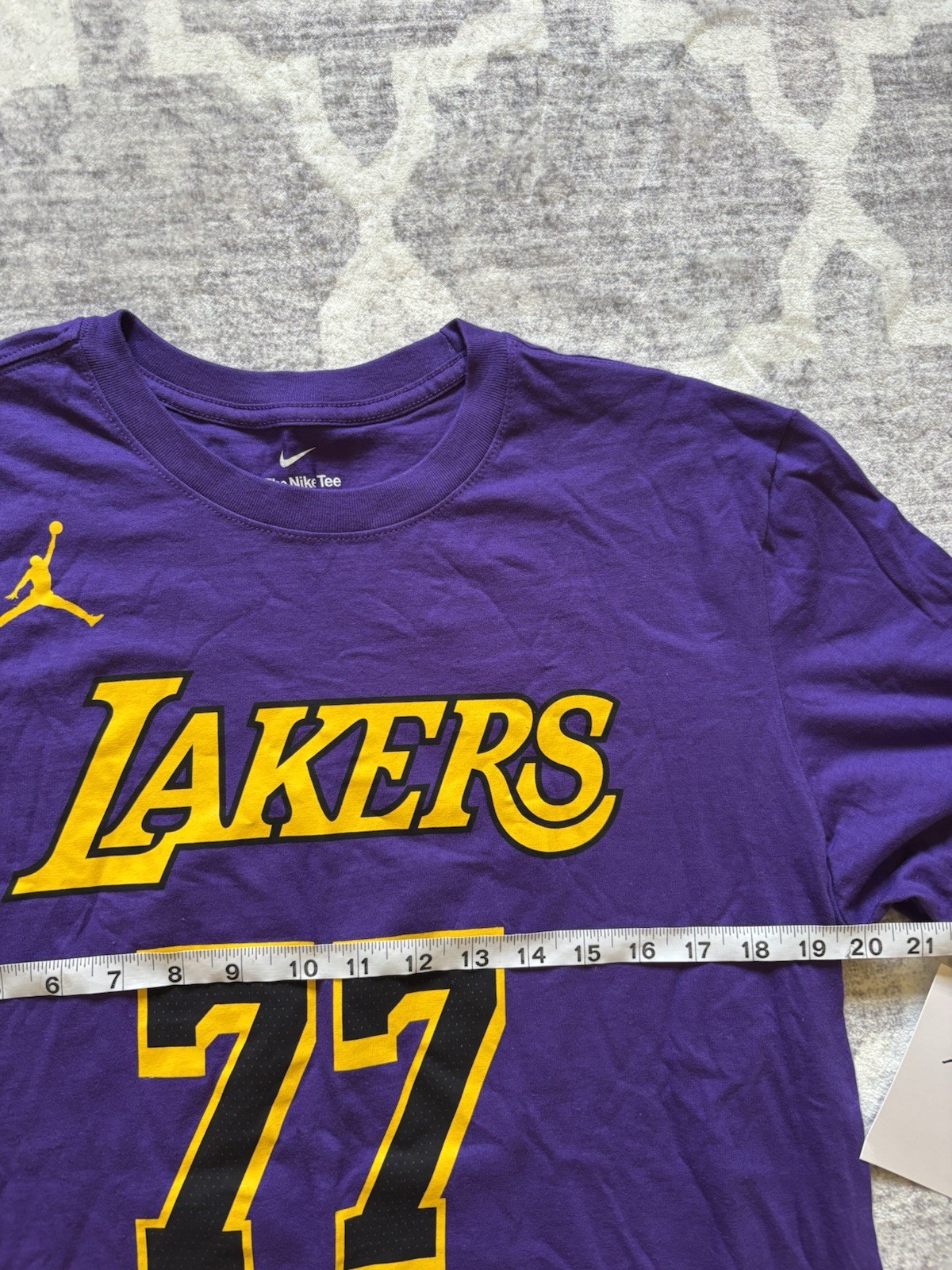 NWT Luka Doncic Los Angeles Lakers Nike Jordan Name & Number T-Shirt Men’s M gallery