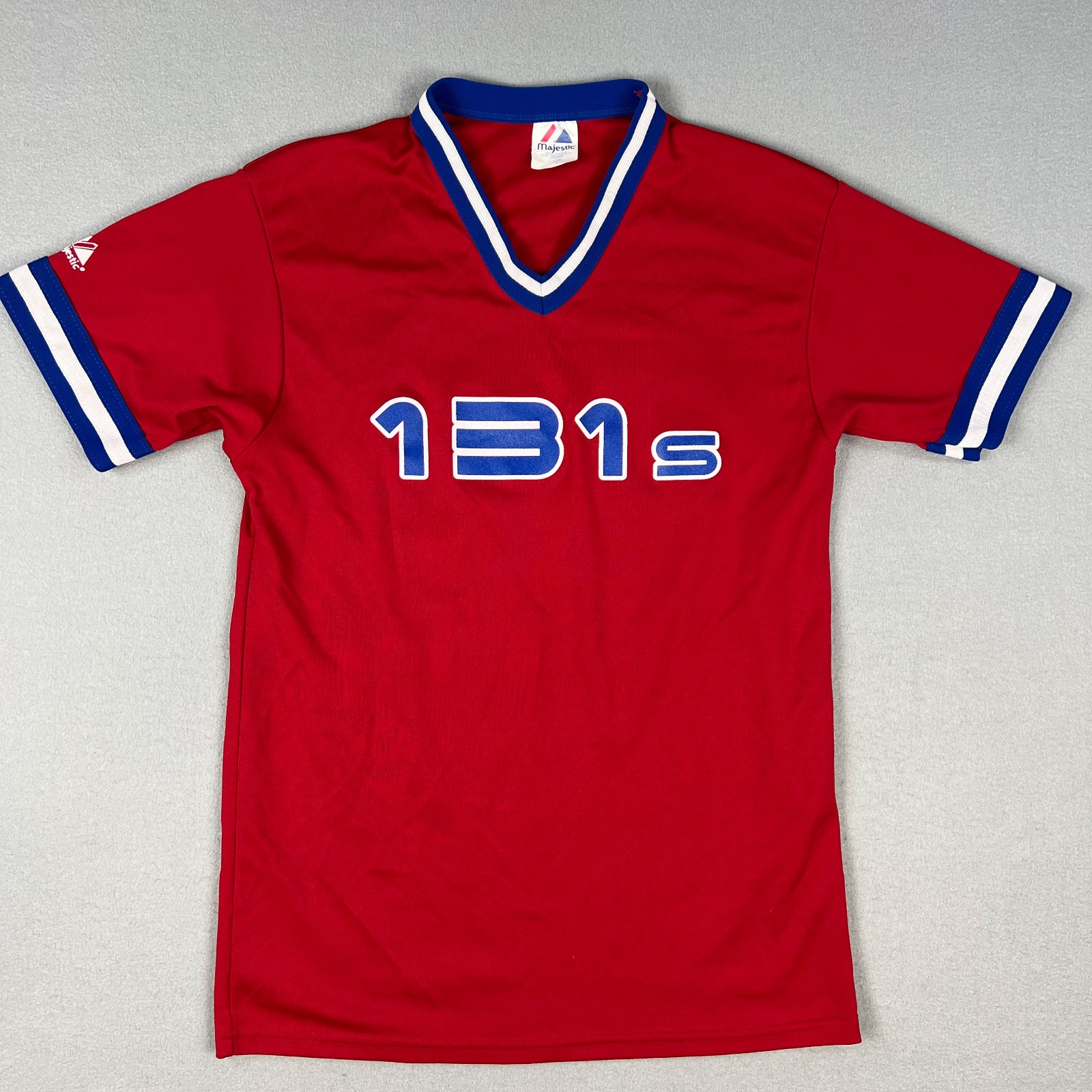 VTG Majestic 131s Jersey T-Shirt Small Red Blue V-Neck Baseball Style 90s USA gallery