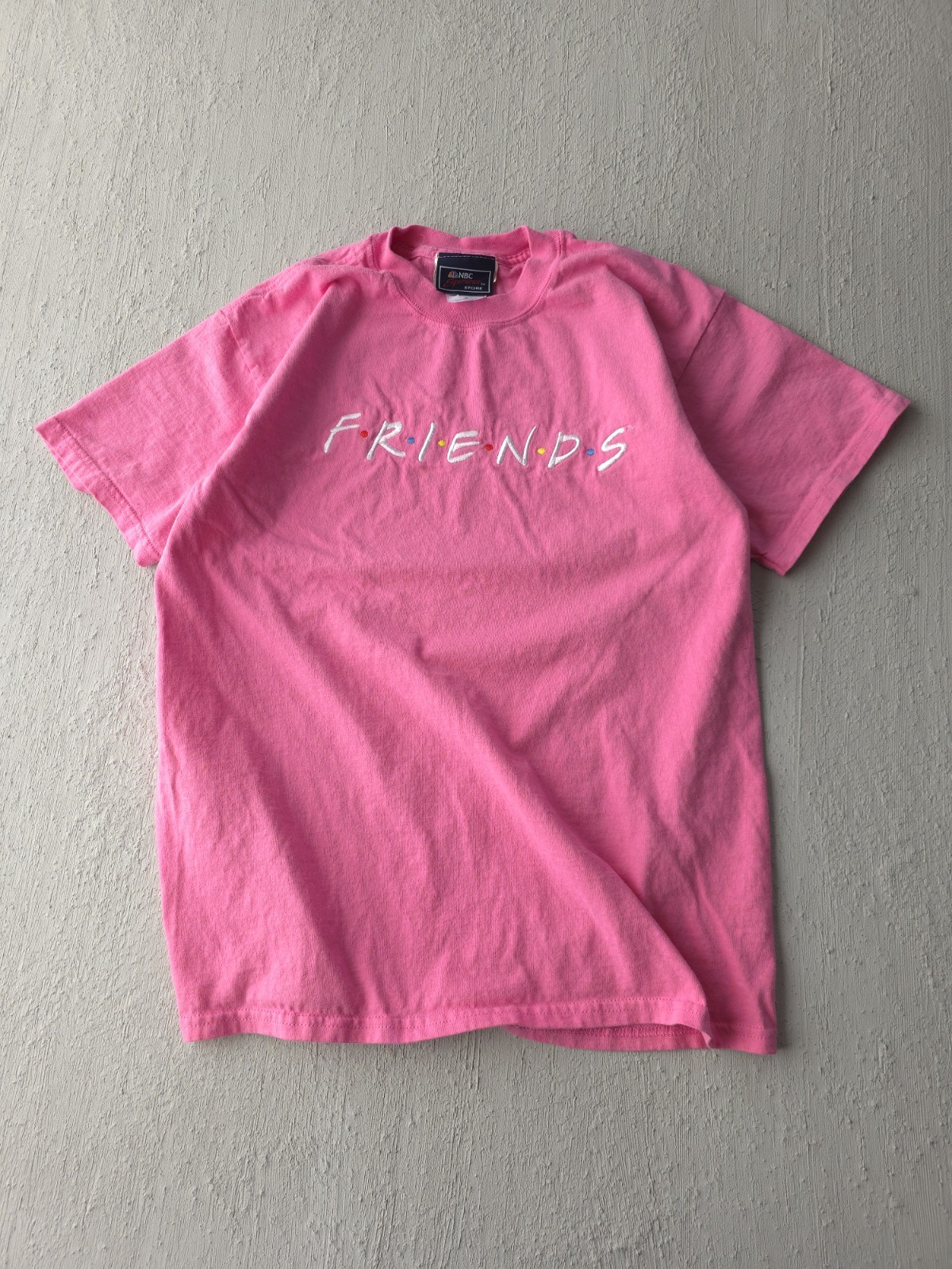 Vintage 2000s Friends NBC Store Pink Embroidered T-shirt TV Promo M gallery