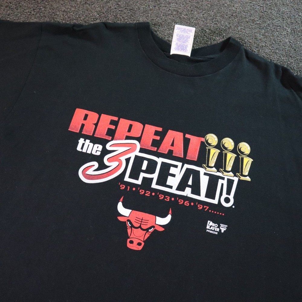 Vintage 90s Pro Player Chicago Bulls Repeat Mens 2XL Black T Shirt Basketball