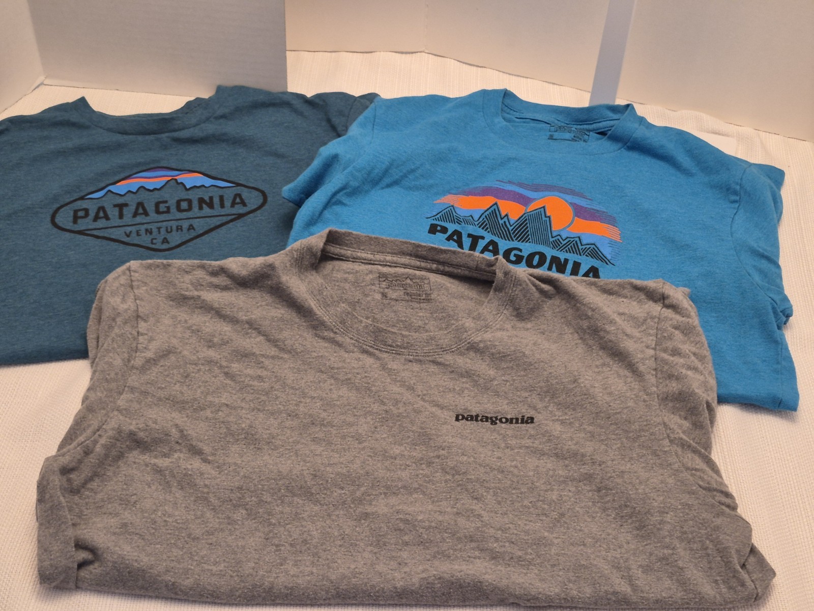 Lot of 3 Patagonia Shirts Mens Medium 2 SLIM FIT 1 Med Regular Blue, green, grey gallery